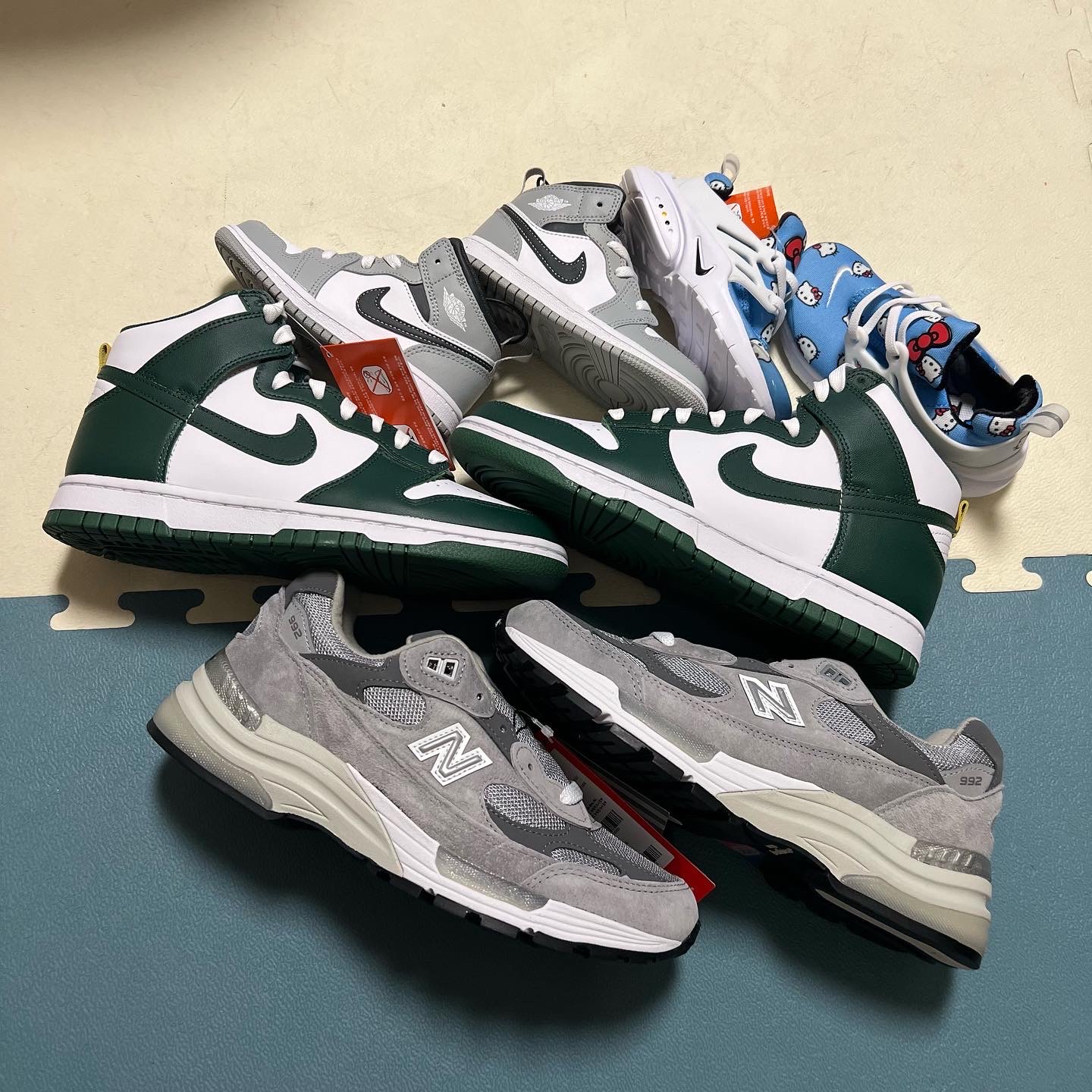 New Balance 992 Made in USA Grey - D Standard, Nike Dunk High Retro Noble Green 착용 스타일