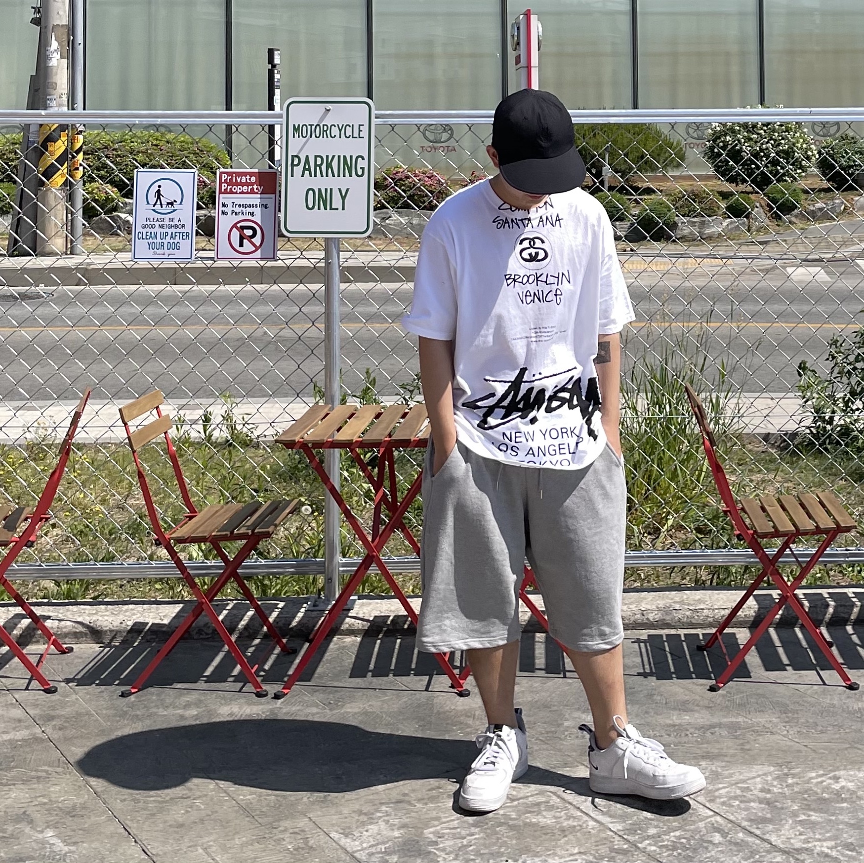 Stussy x Takahiromiyashita The Soloist 40 WT T-Shirt, Nike Air Force 1 '07 Low White 착용 스타일 - 1