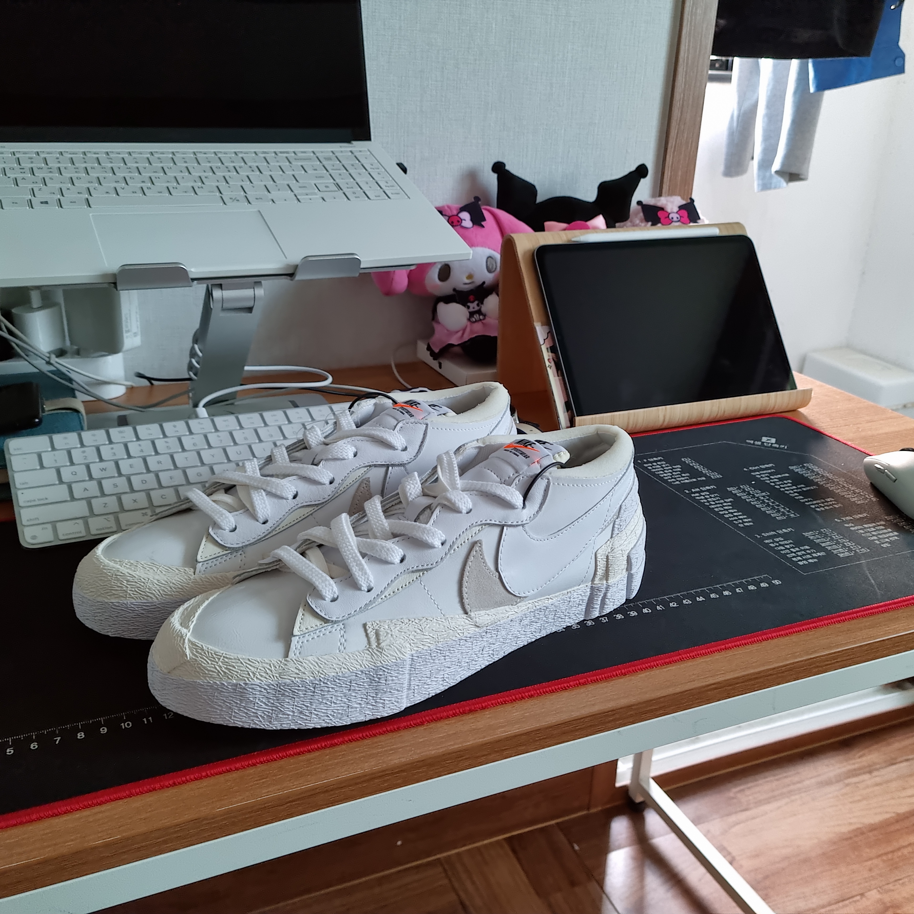 Apple iPad Pro 3rd Gen 11-inch Wifi 256GB Space Gray (Korean Ver.), Nike x Sacai Blazer Low White Patent Leather 착용 스타일