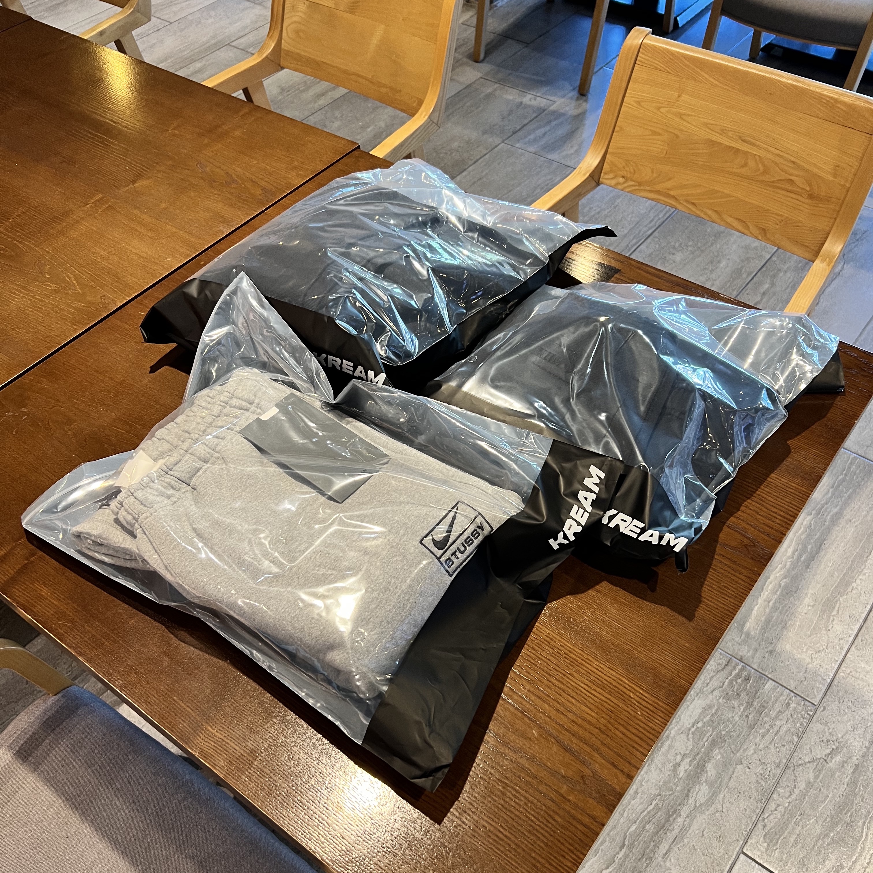 Nike x Stussy NRG RA Washed Pullover Hoodie Black (DN4028-010), Nike x Stussy NRG RA Washed Fleece Pants Black (DN4030-010) 착용 스타일