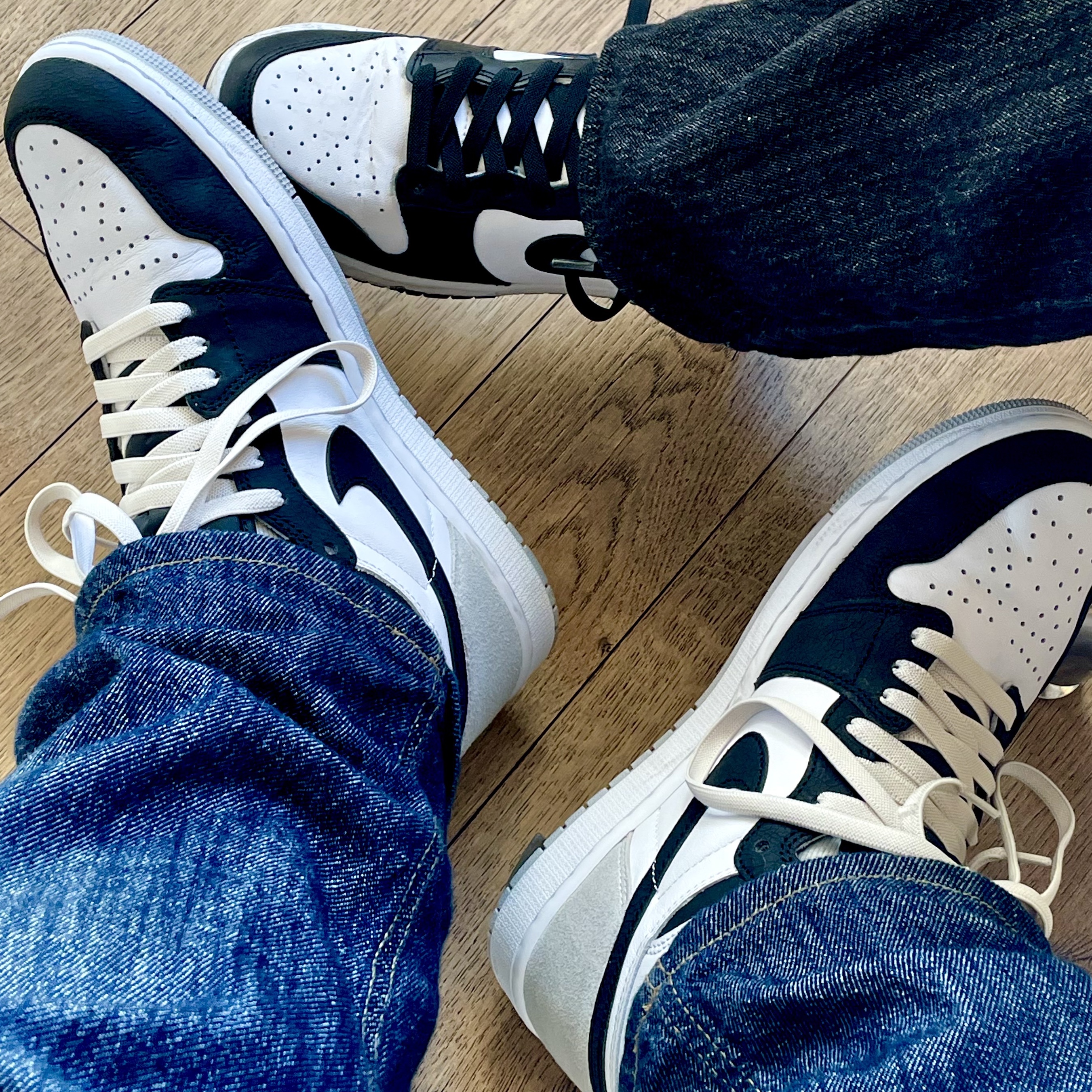 Jordan 1 Retro High OG Bleached Coral, (W) Nike Dunk High Black and White 착용 스타일