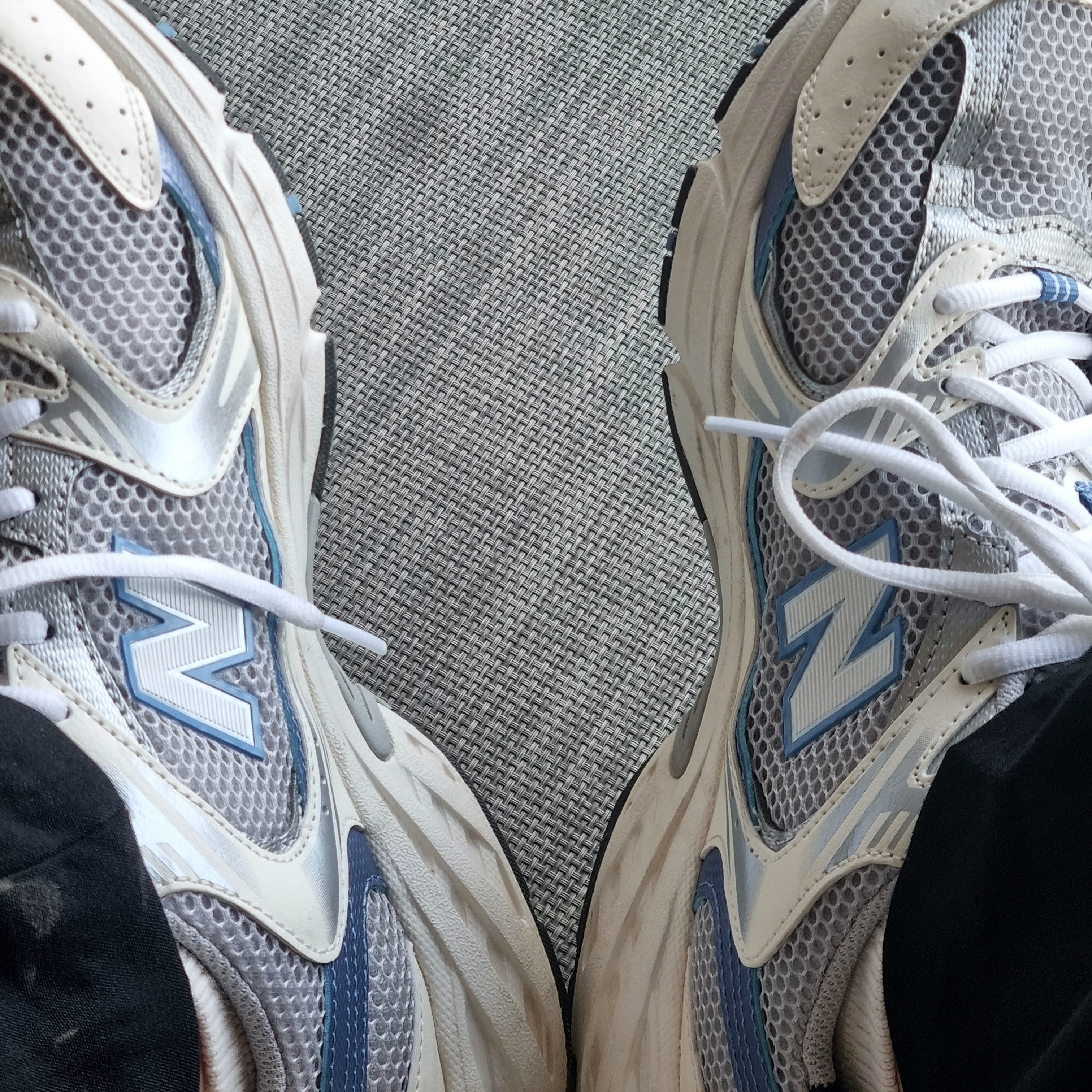 New Balance 530 Steel Blue 착용 스타일