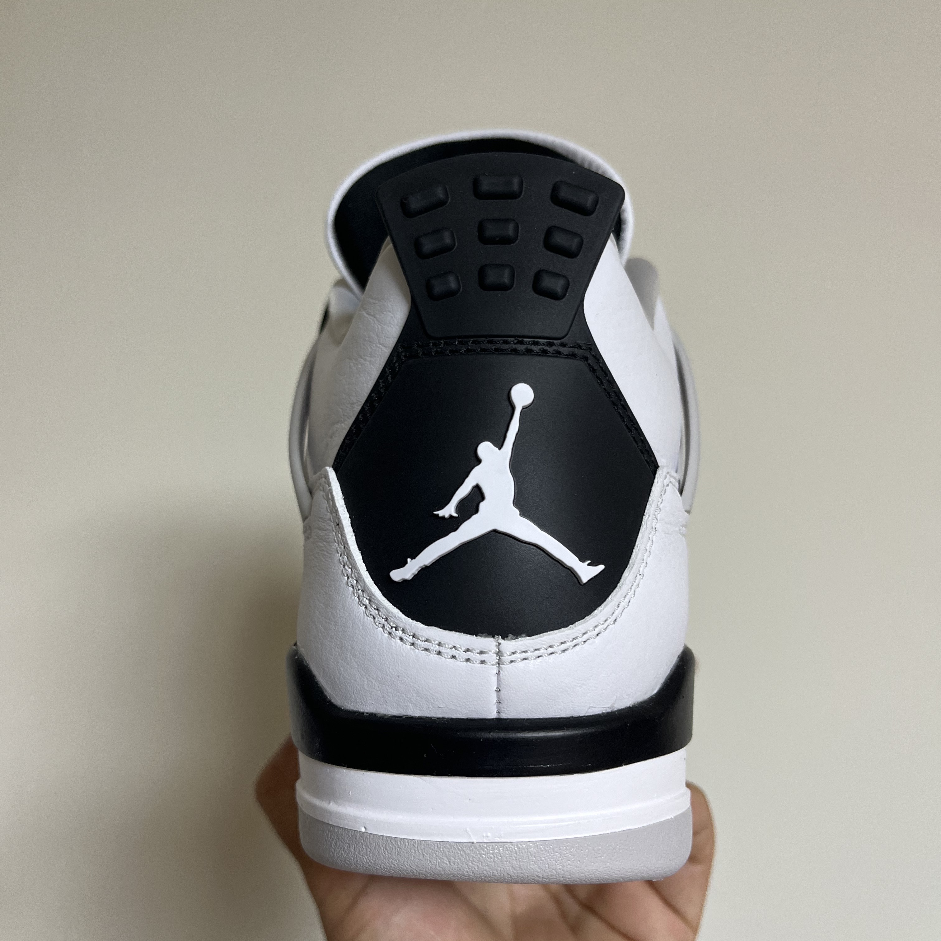 Jordan 4 Retro White and Black, (GS) Jordan 4 Retro White and Black 착용 스타일 - 3