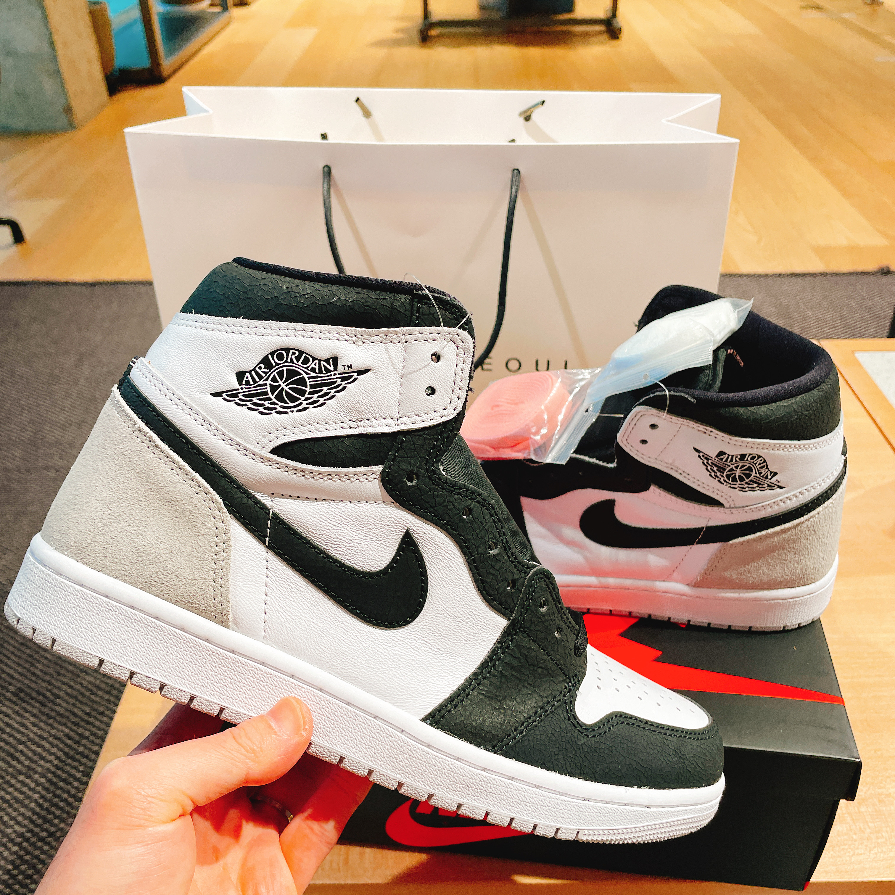 Jordan 1 Retro High OG Bleached Coral 착용 스타일
