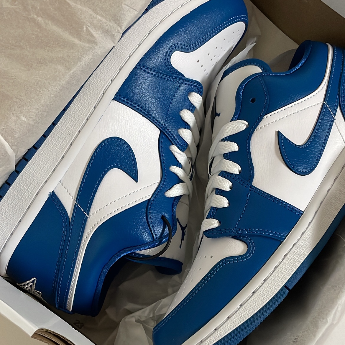 (W) Jordan 1 Low White Dark Marina Blue 착용 스타일