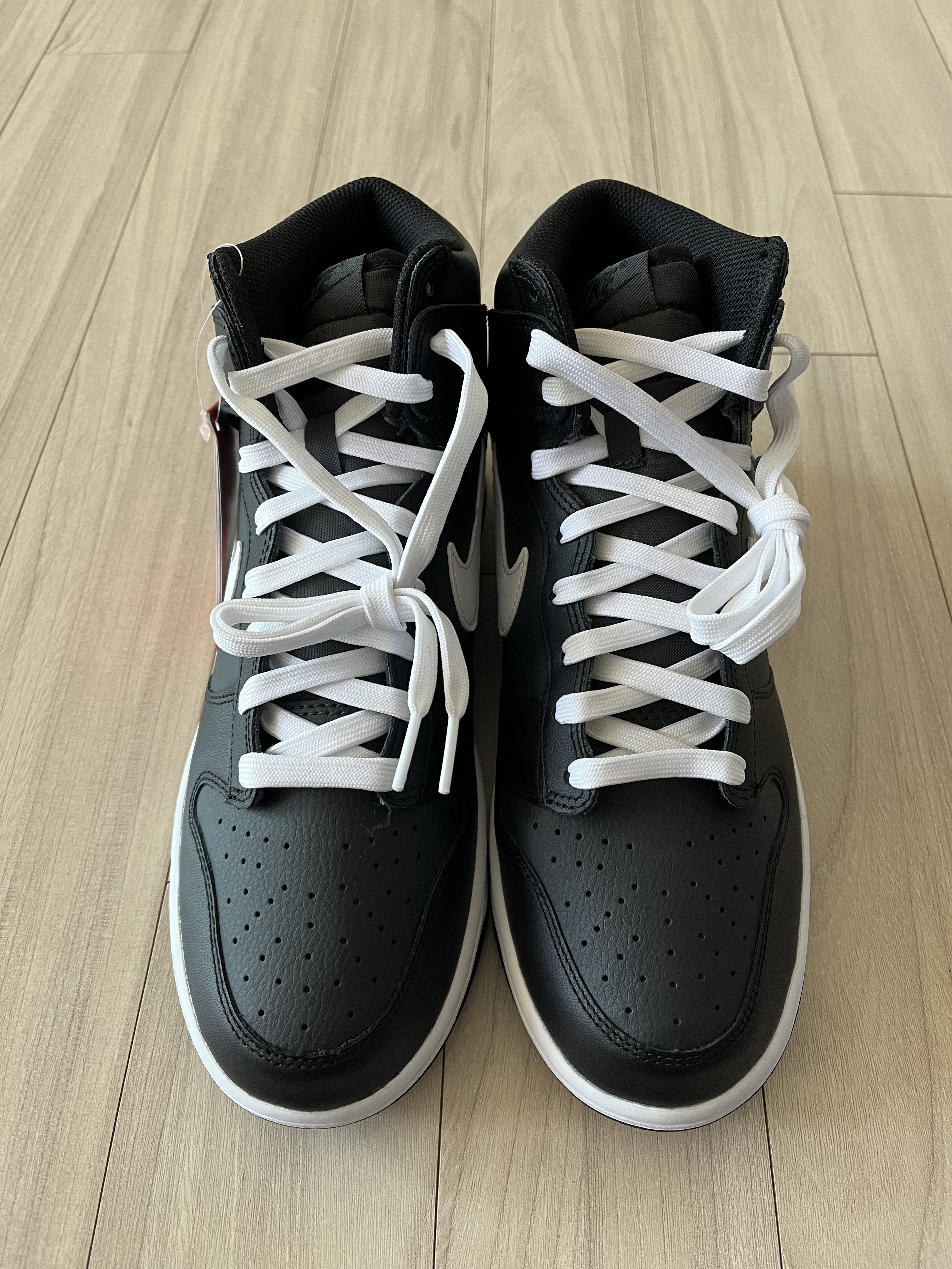 Nike Dunk High Retro Anthracite White Black 착용 스타일 - 1