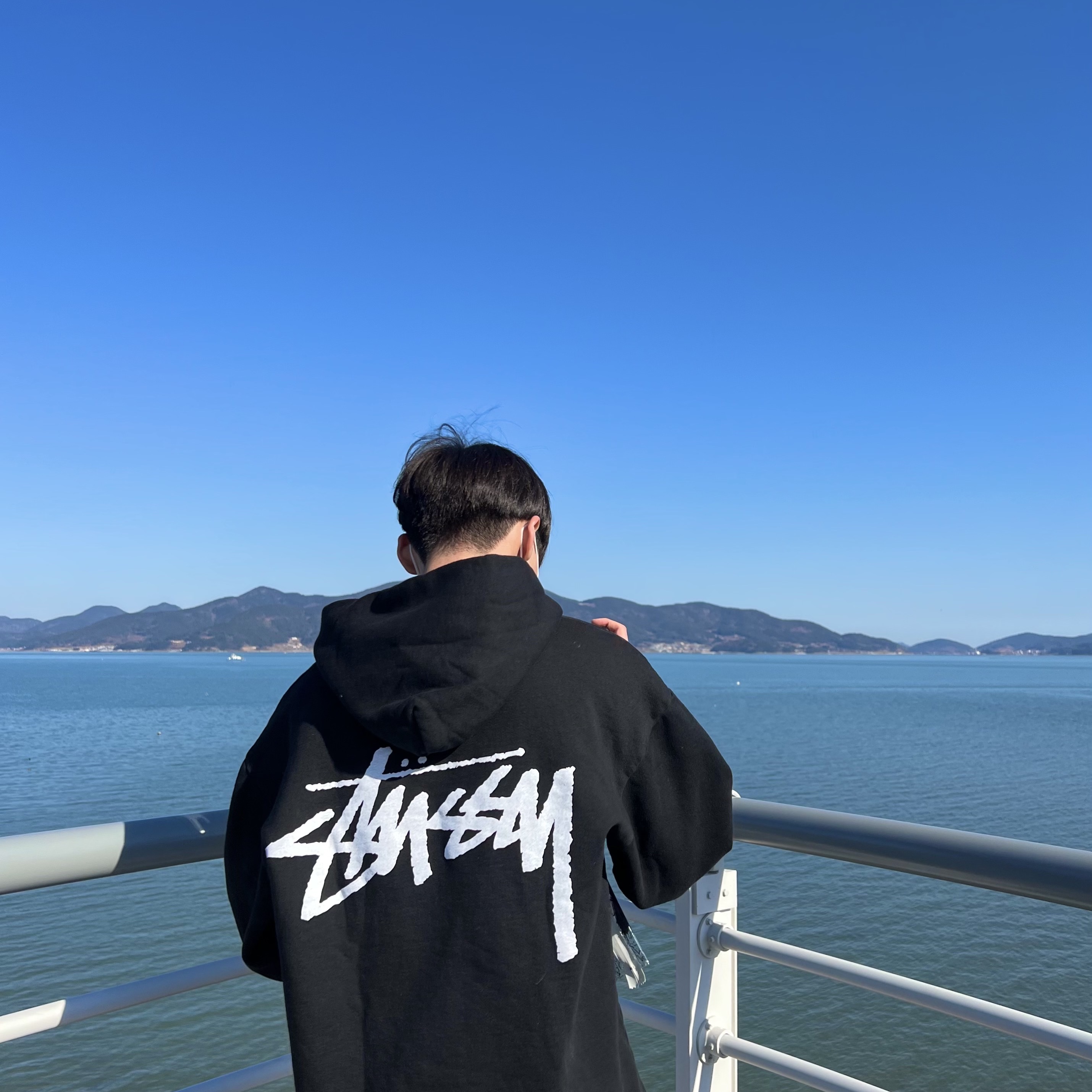 Stussy x Our Legacy Yin Yang Pig. Dyed Hood Black 착용 스타일