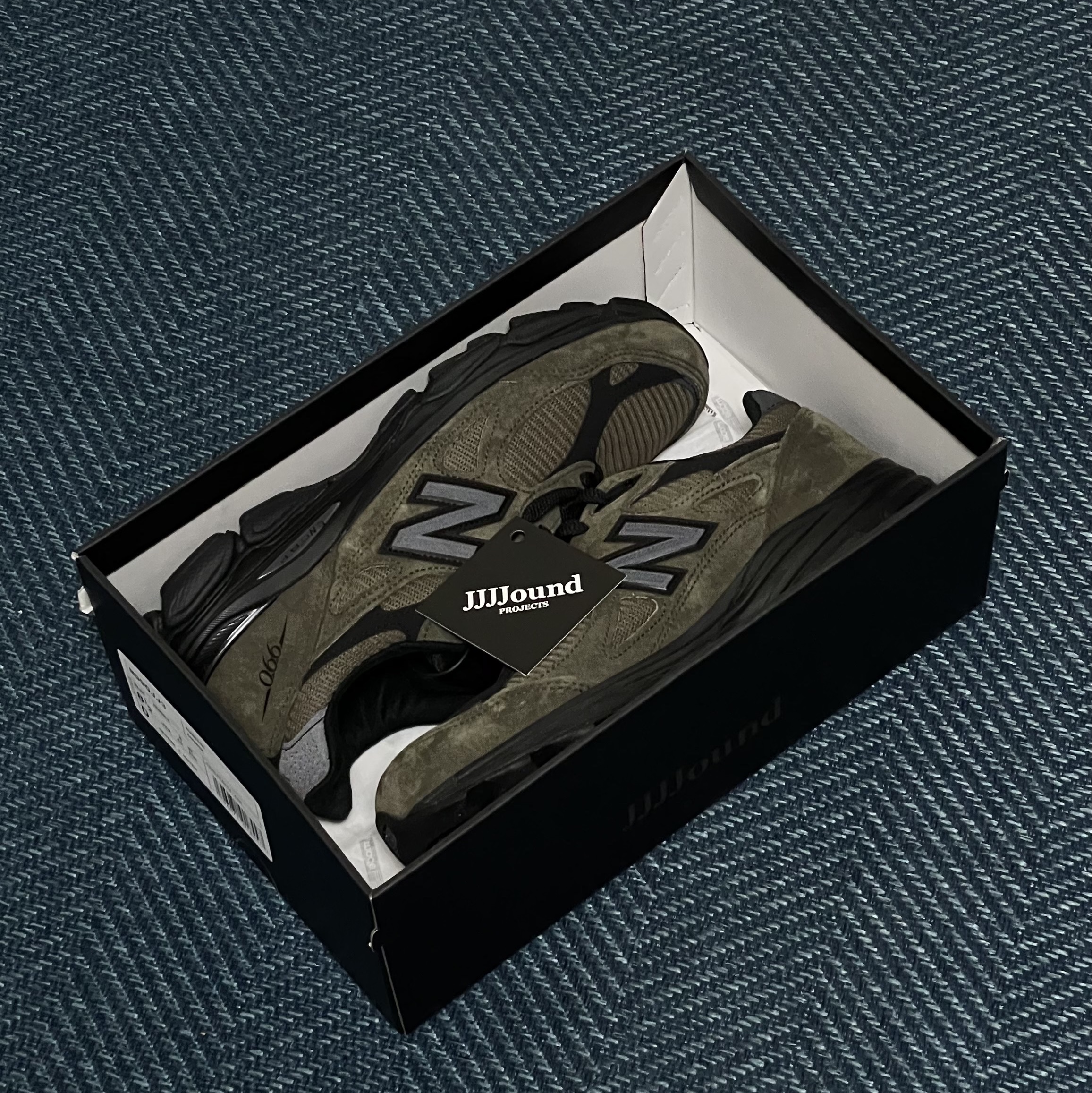 New Balance x JJJJound 990v3 Brown Black 착용 스타일 - 1