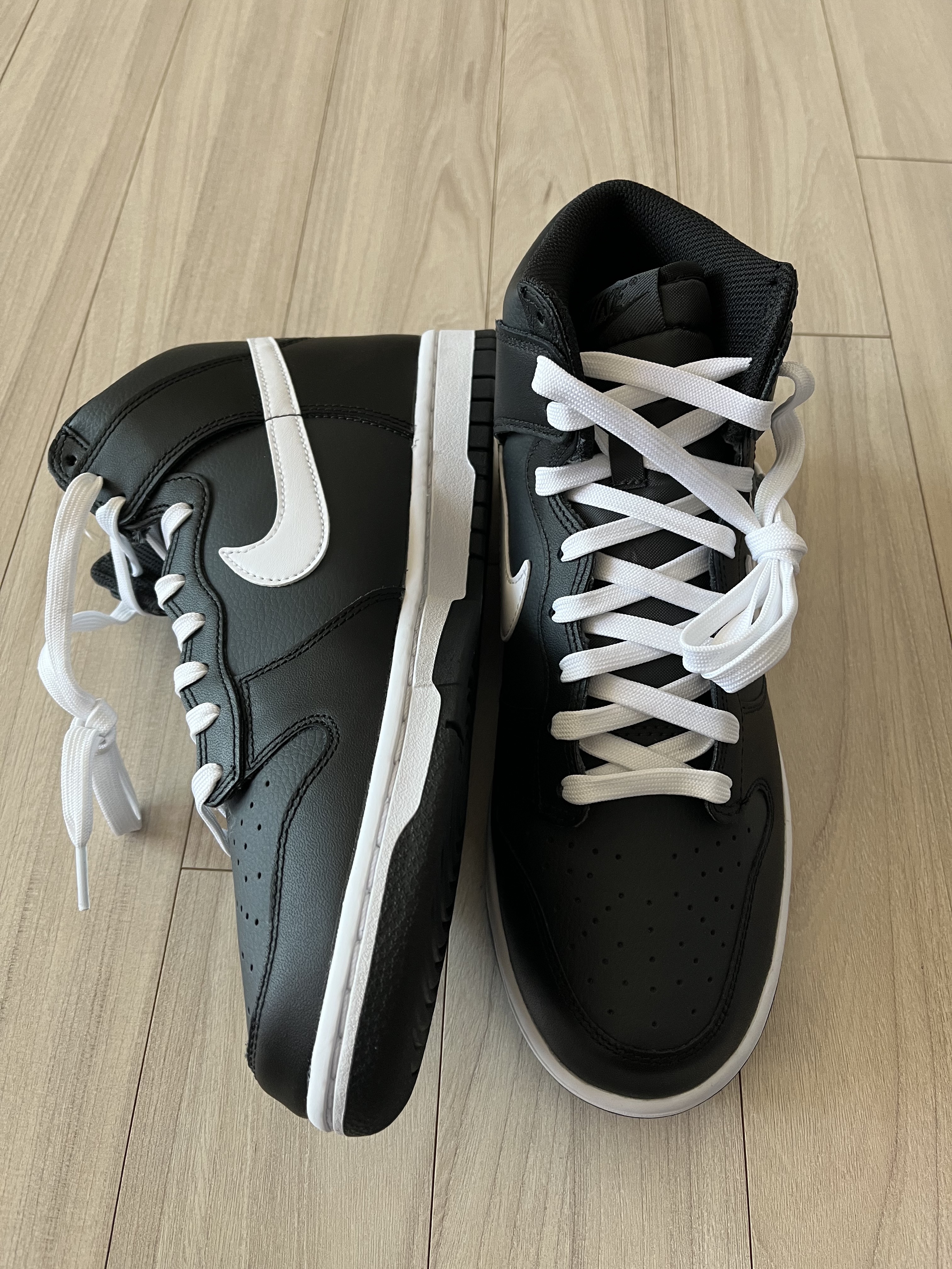 Nike Dunk High Retro Anthracite White Black 착용 스타일 - 2