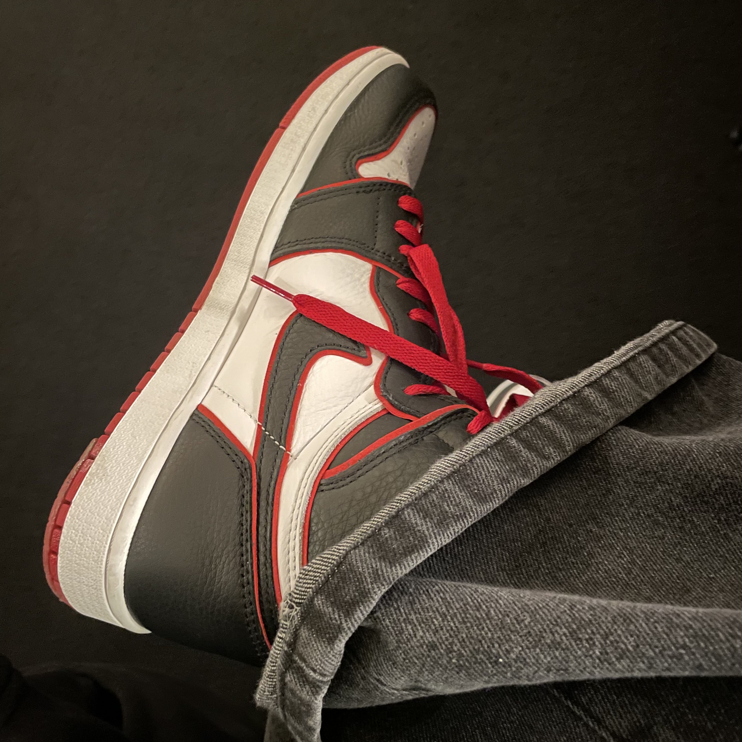 Jordan 1 Retro High OG Bloodline 착용 스타일 - 1