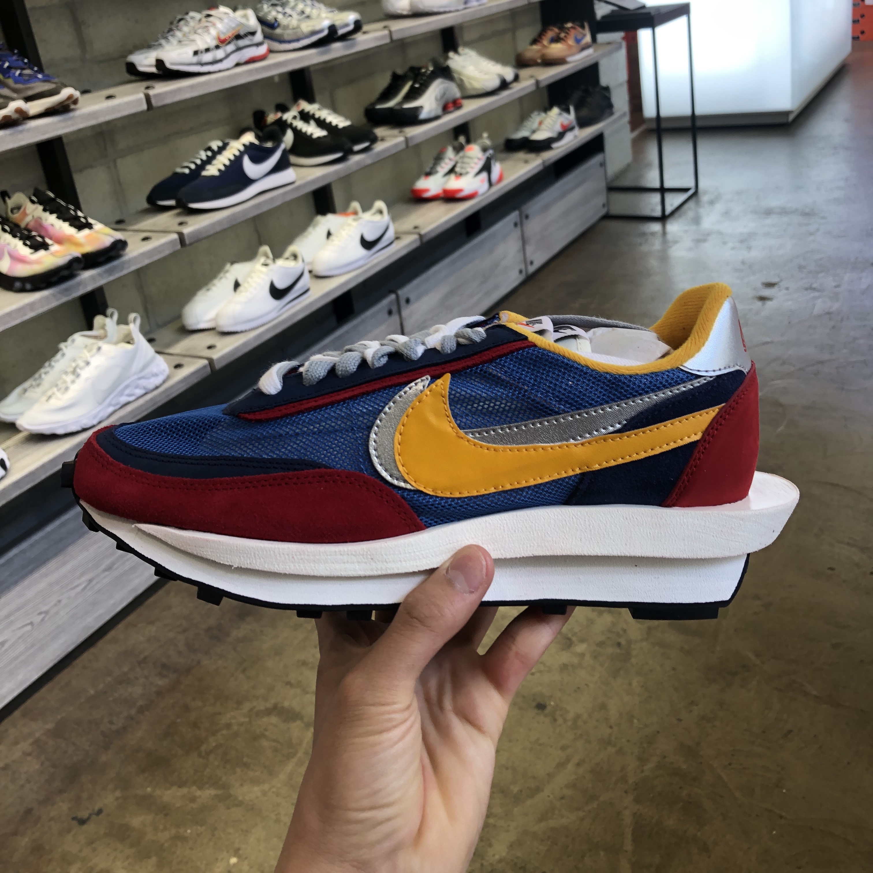 Nike x Sacai LDWaffle Blue Multi 착용 스타일 - 5