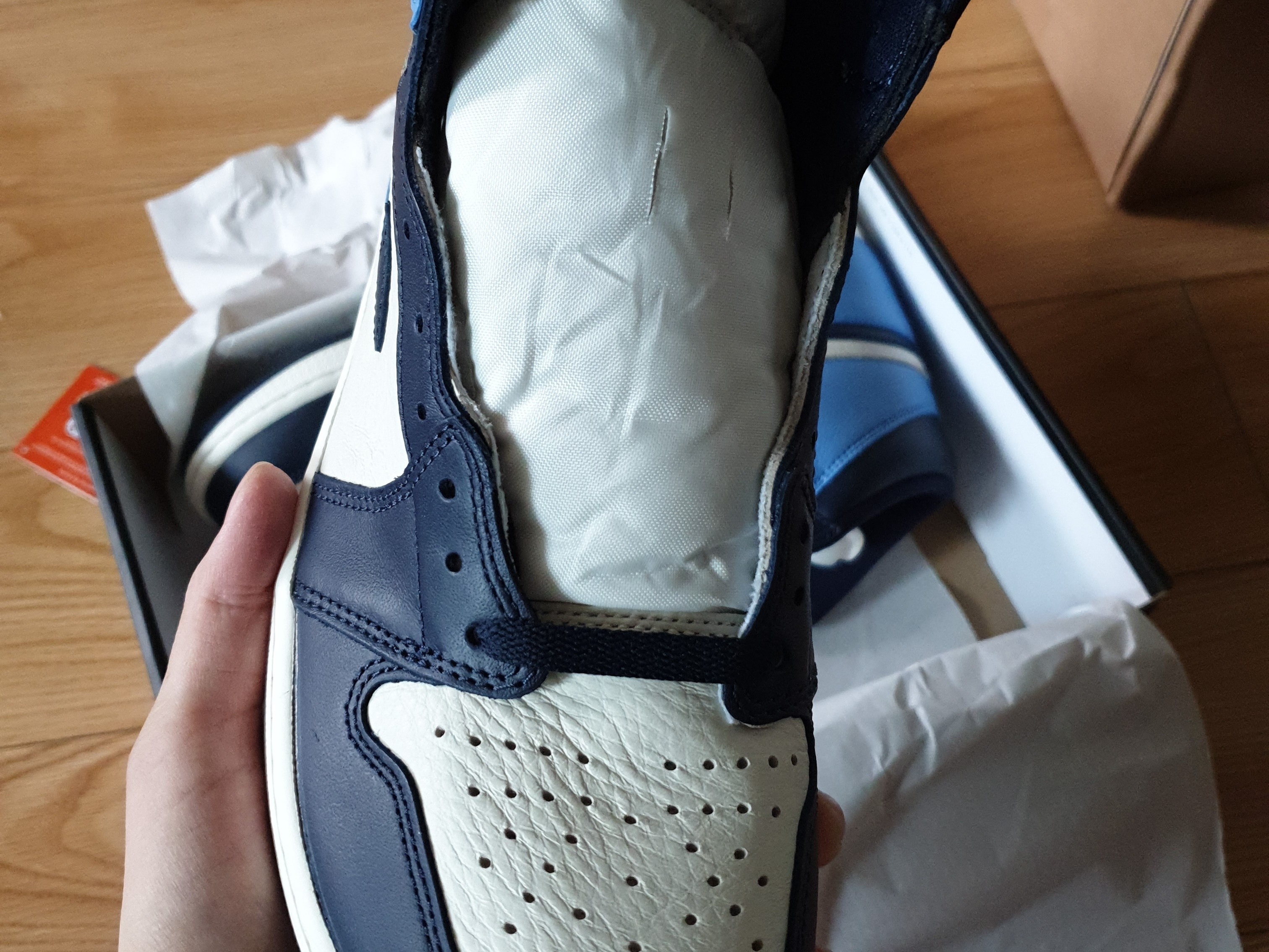 Jordan 1 Retro High Obsidian UNC 착용 스타일 - 2