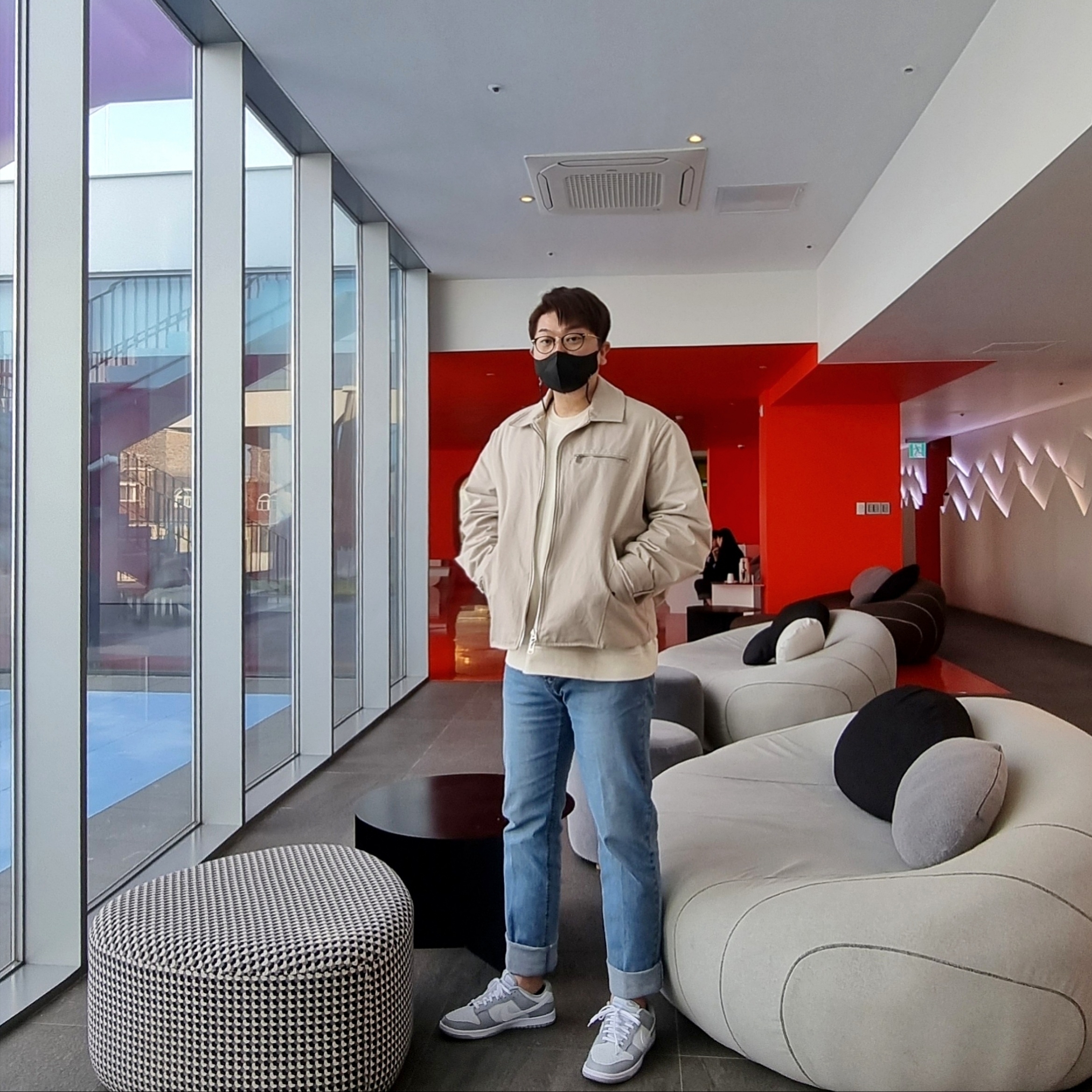 Nike Dunk Low Retro Wolf Grey, Dior Large Book Tote Blue Dior Oblique Embroidery 착용 스타일 - 1