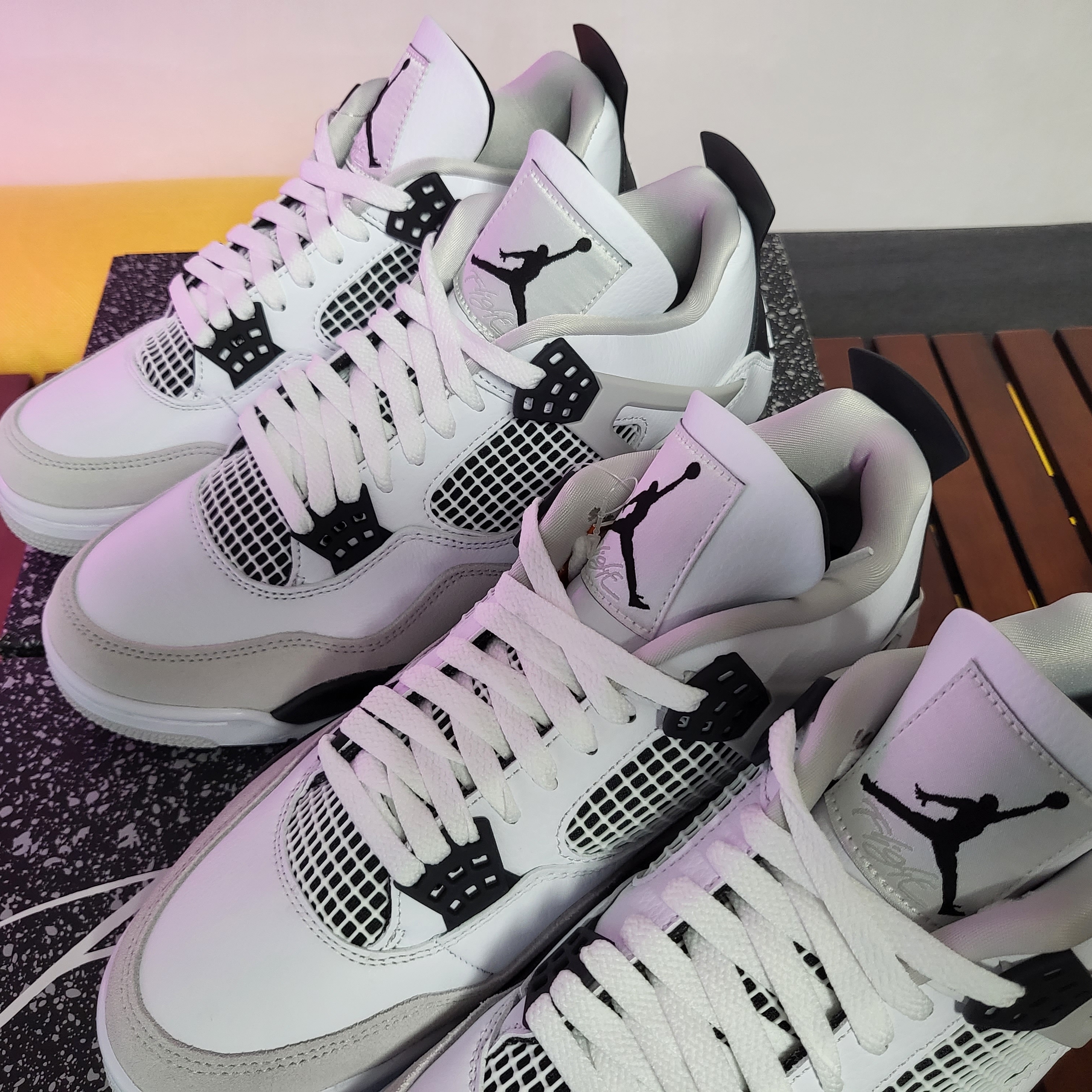 Jordan 4 Retro White and Black 착용 스타일 - 1