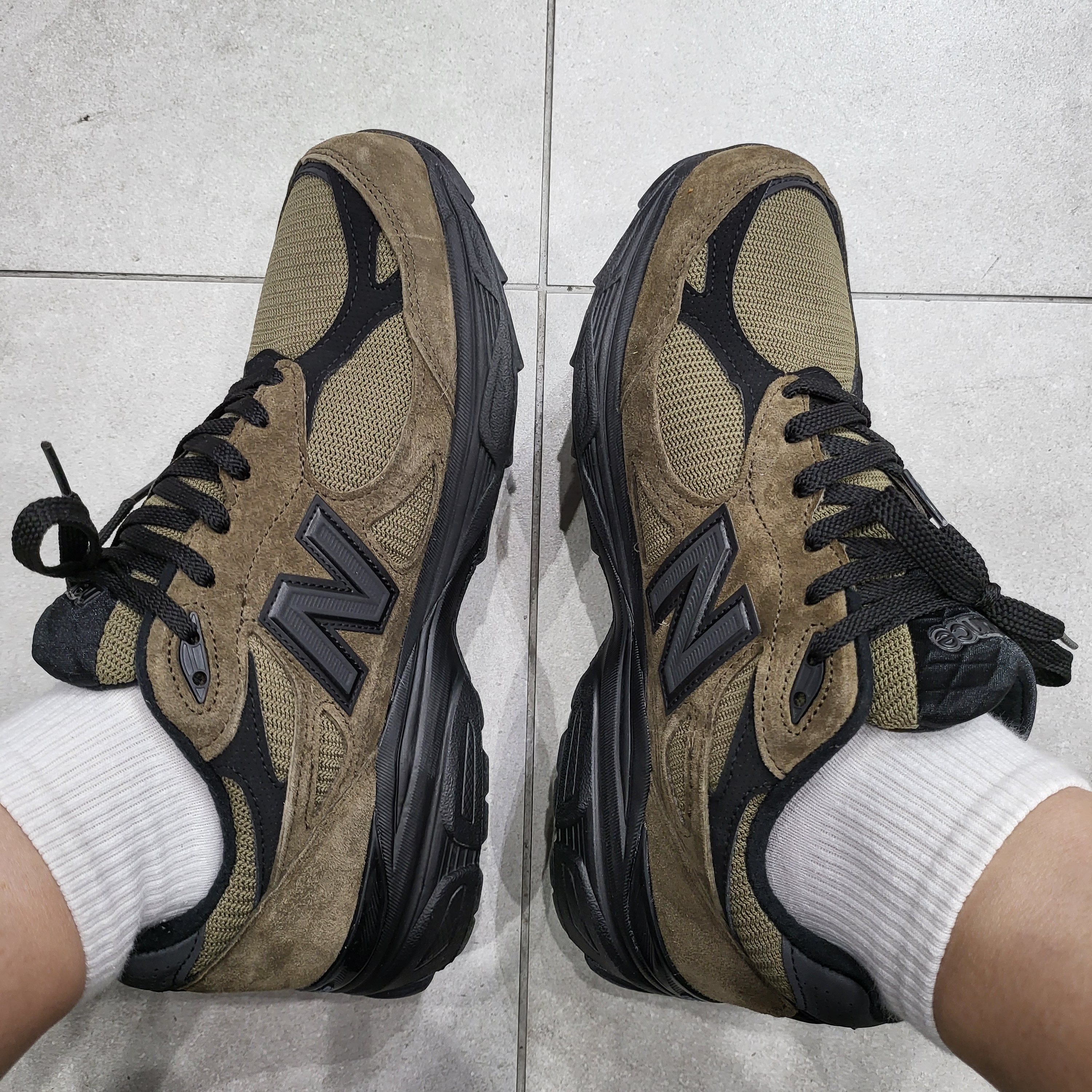 New Balance x JJJJound 990v3 Olive, New Balance x JJJJound 992 Made in USA Grey 착용 스타일 - 5