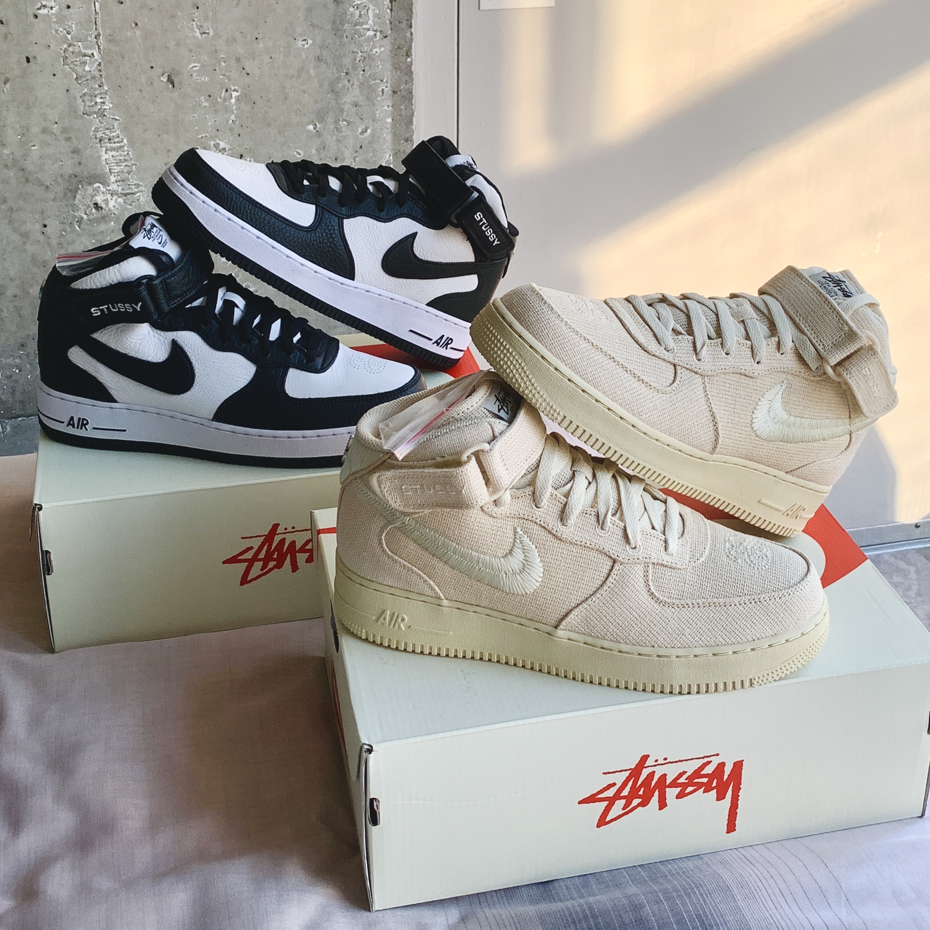 Nike x Stussy Air Force 1 '07 Mid SP Black and Light Bone, Nike x Stussy Air Force 1 '07 Mid SP Fossil 착용 스타일 - 1