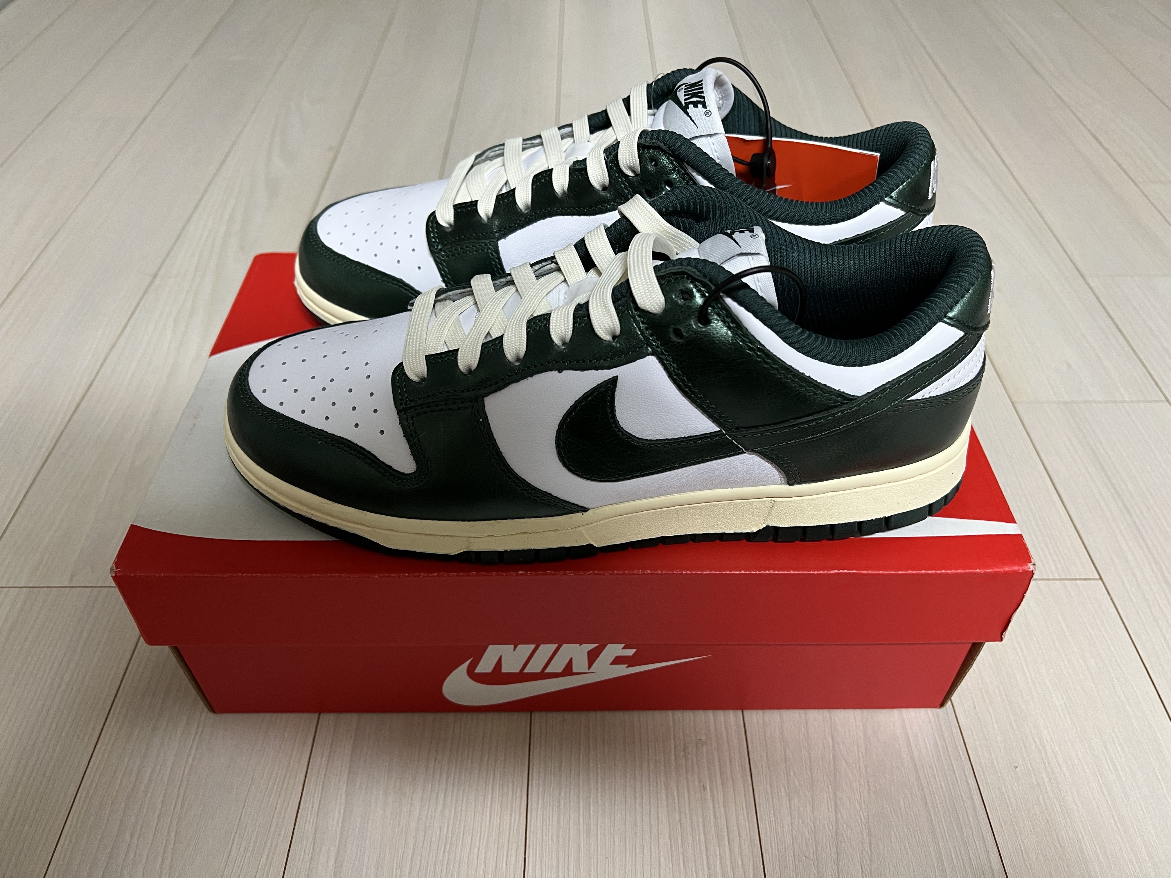 (W) Nike Dunk Low Vintage Green 착용 스타일