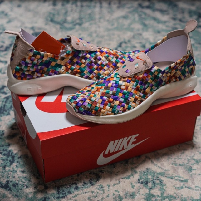 Nike Air Woven Fossil Stone 착용 스타일