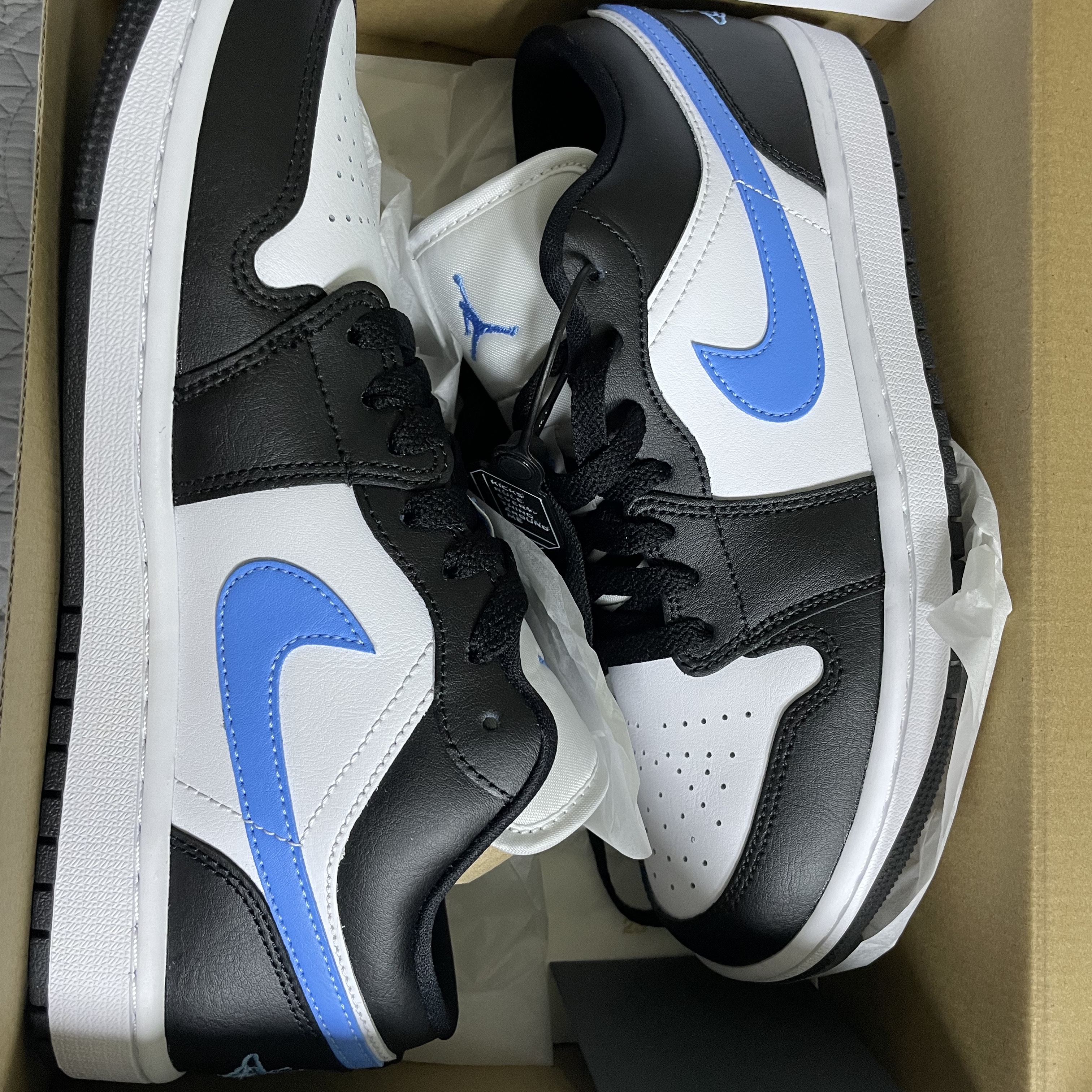 (W) Jordan 1 Low Black University Blue 착용 스타일