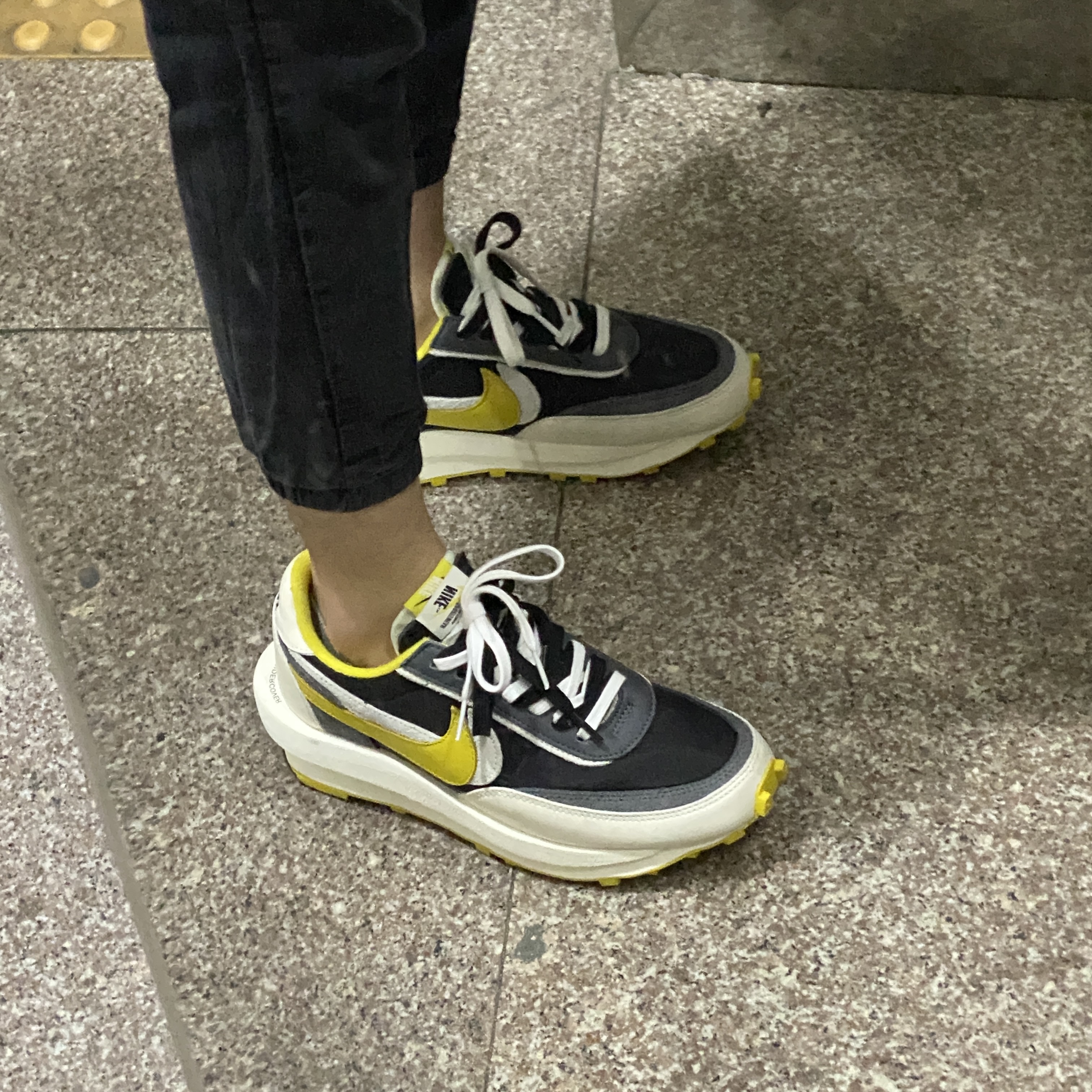 Nike x Sacai x Undercover LDWaffle Black Bright Citron 착용 스타일