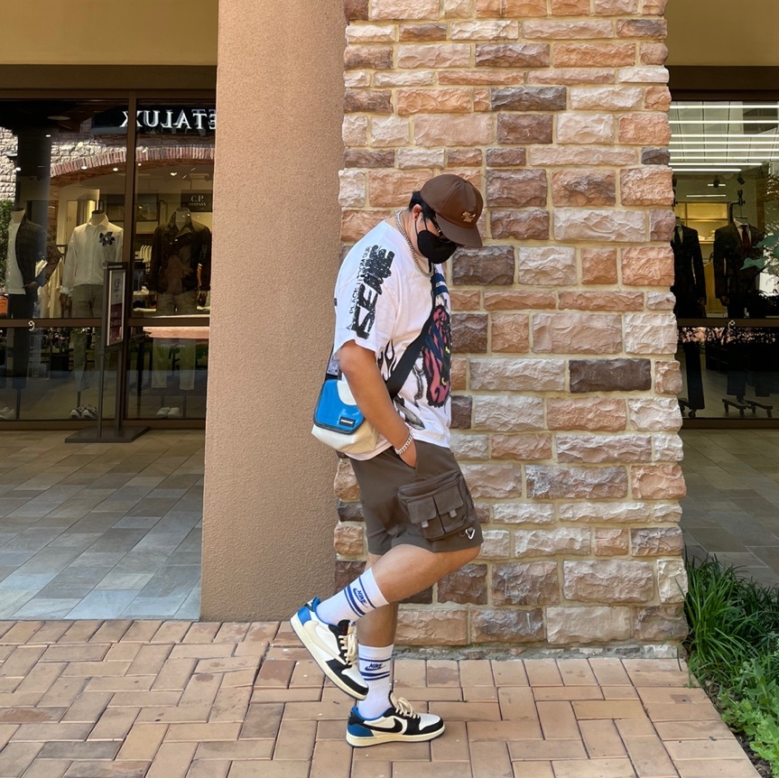 Jordan 1 x Travis Scott x Fragment Retro Low OG SP Military Blue, Nike ACG Cargo Shorts Ironstone - Asia 착용 스타일 - 1