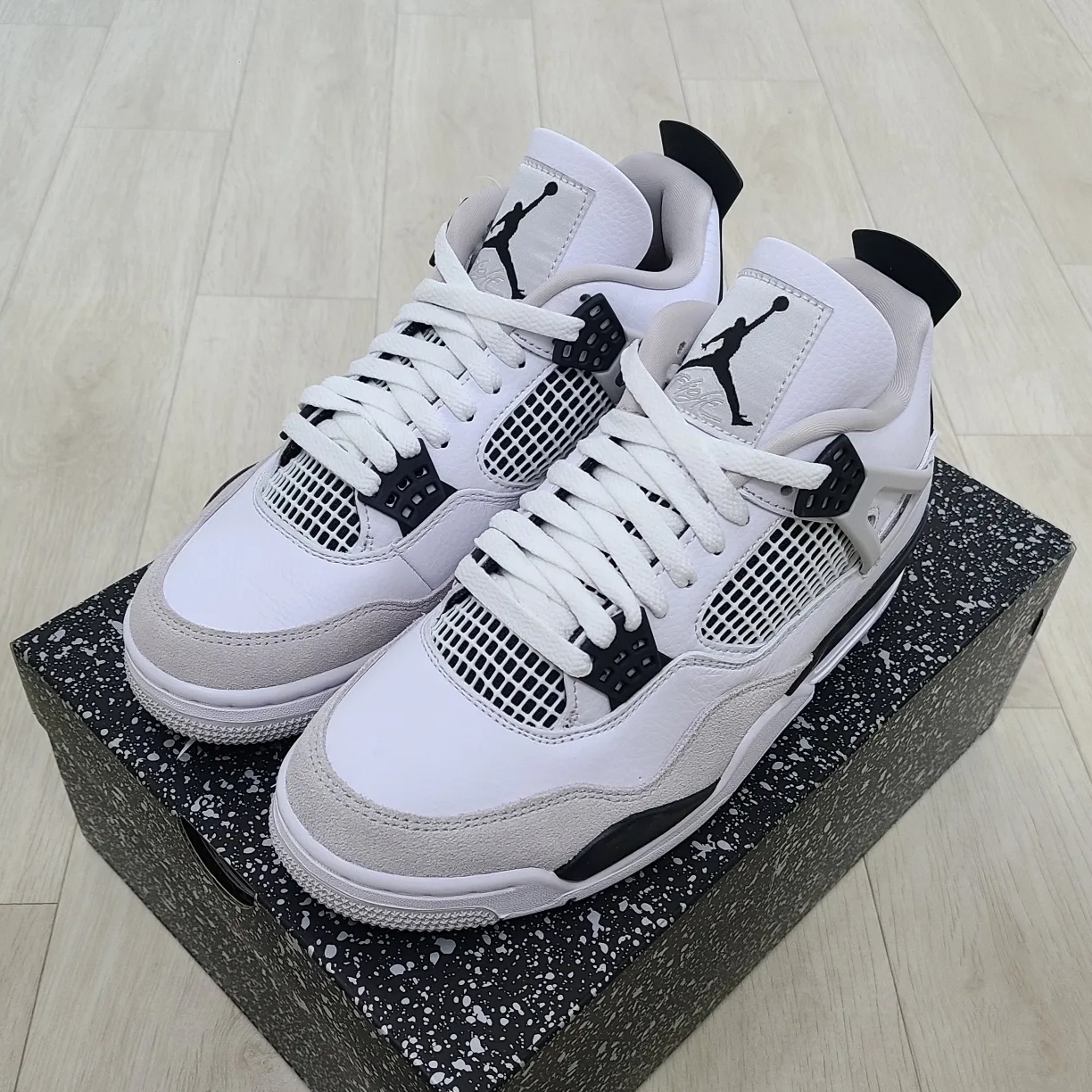 Jordan 4 Retro White and Black, (PS) Jordan 4 Retro White and Black 착용 스타일 - 2