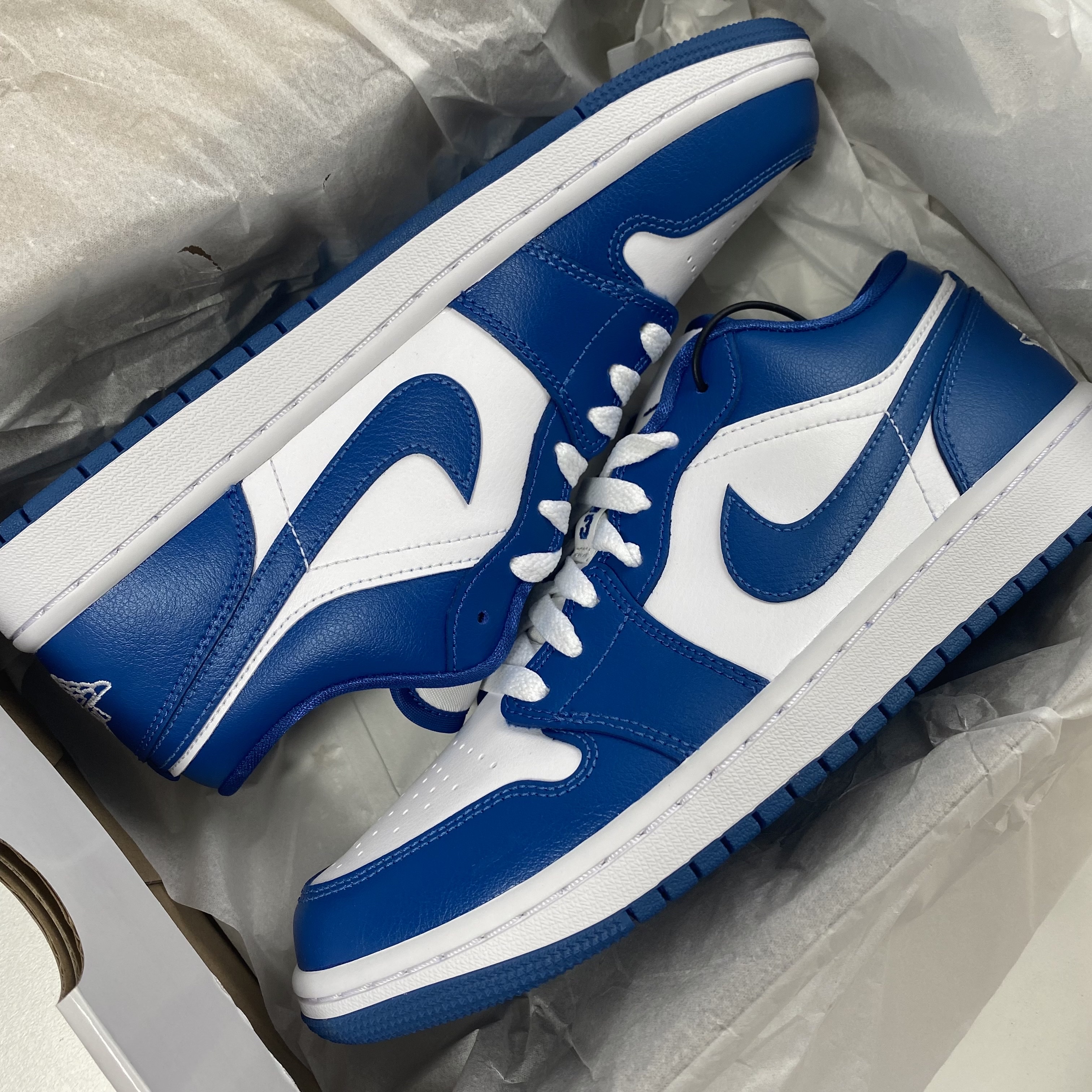 (W) Jordan 1 Low White Dark Marina Blue 착용 스타일