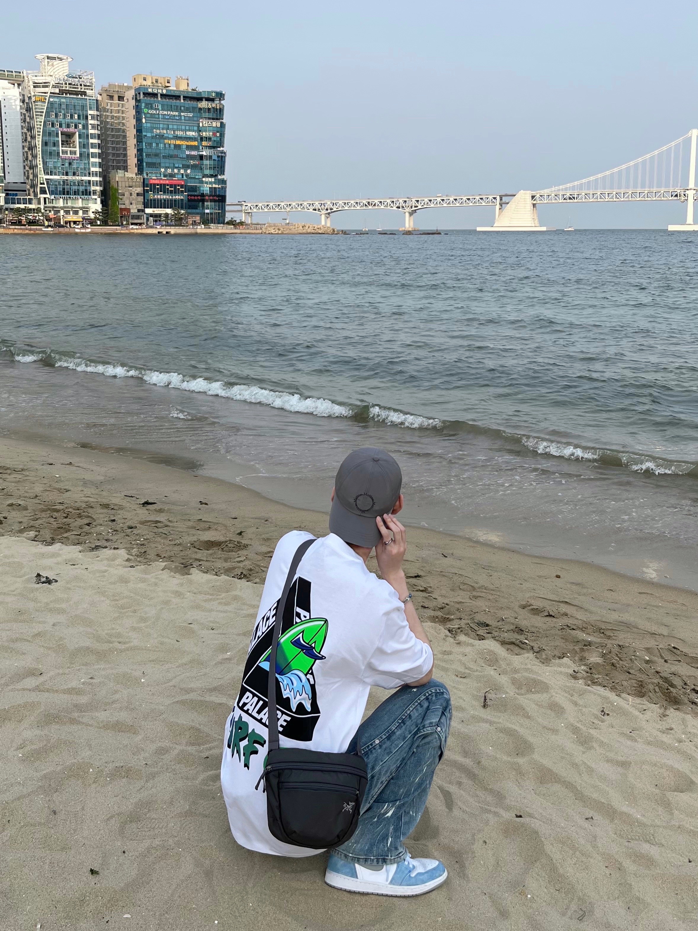 Palace Tri-Surf Co T-Shirt White - 22SS, Arc'teryx Mantis 2 Waistpack Pilot 착용 스타일