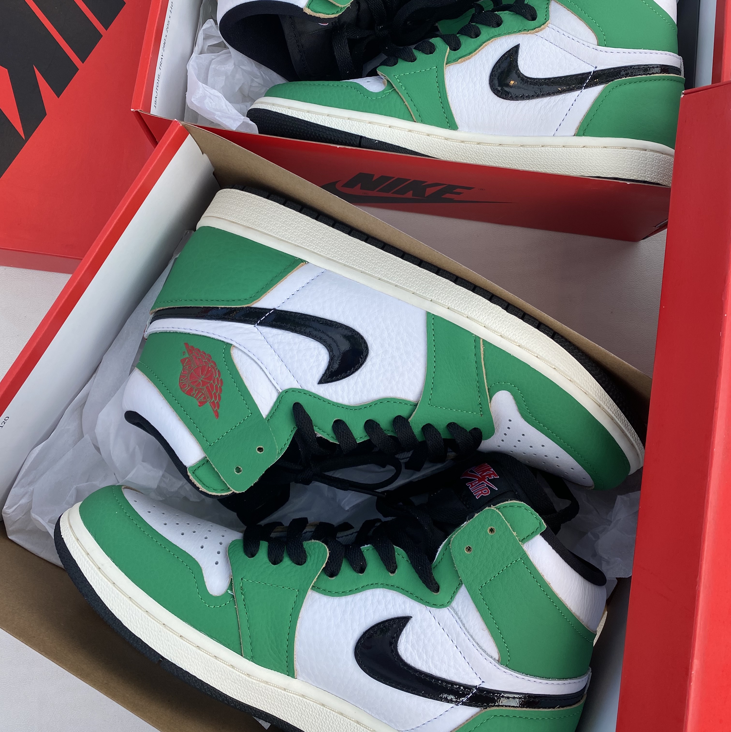 (W) Jordan 1 Retro High OG Lucky Green 착용 스타일
