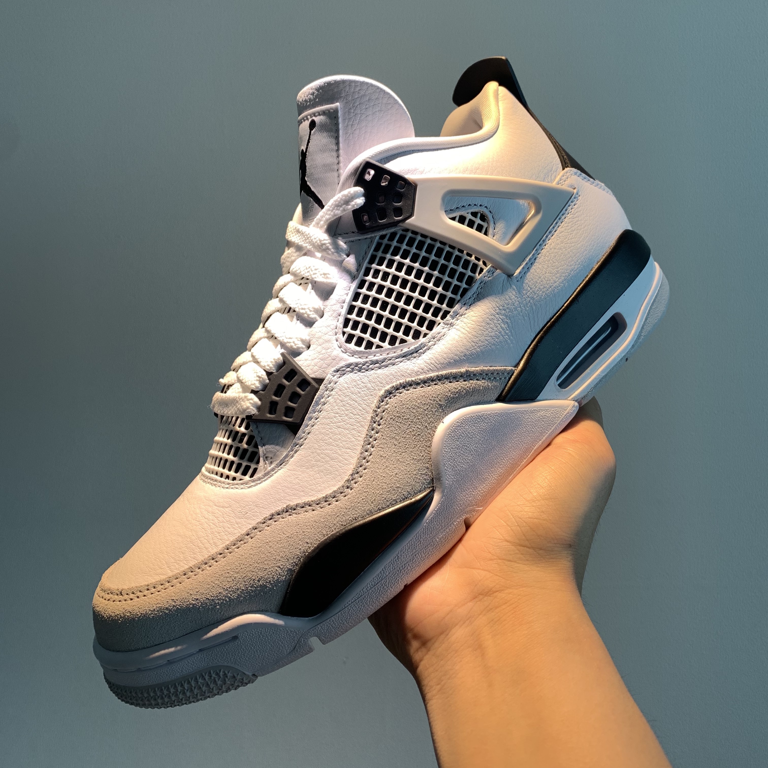 Jordan 4 Retro White and Black 착용 스타일