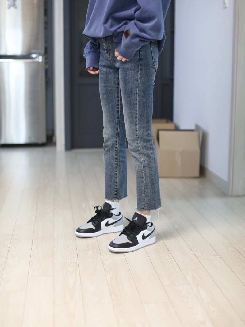 (GS) Jordan 1 Low Light Smoke Grey Black 착용 스타일 - 1