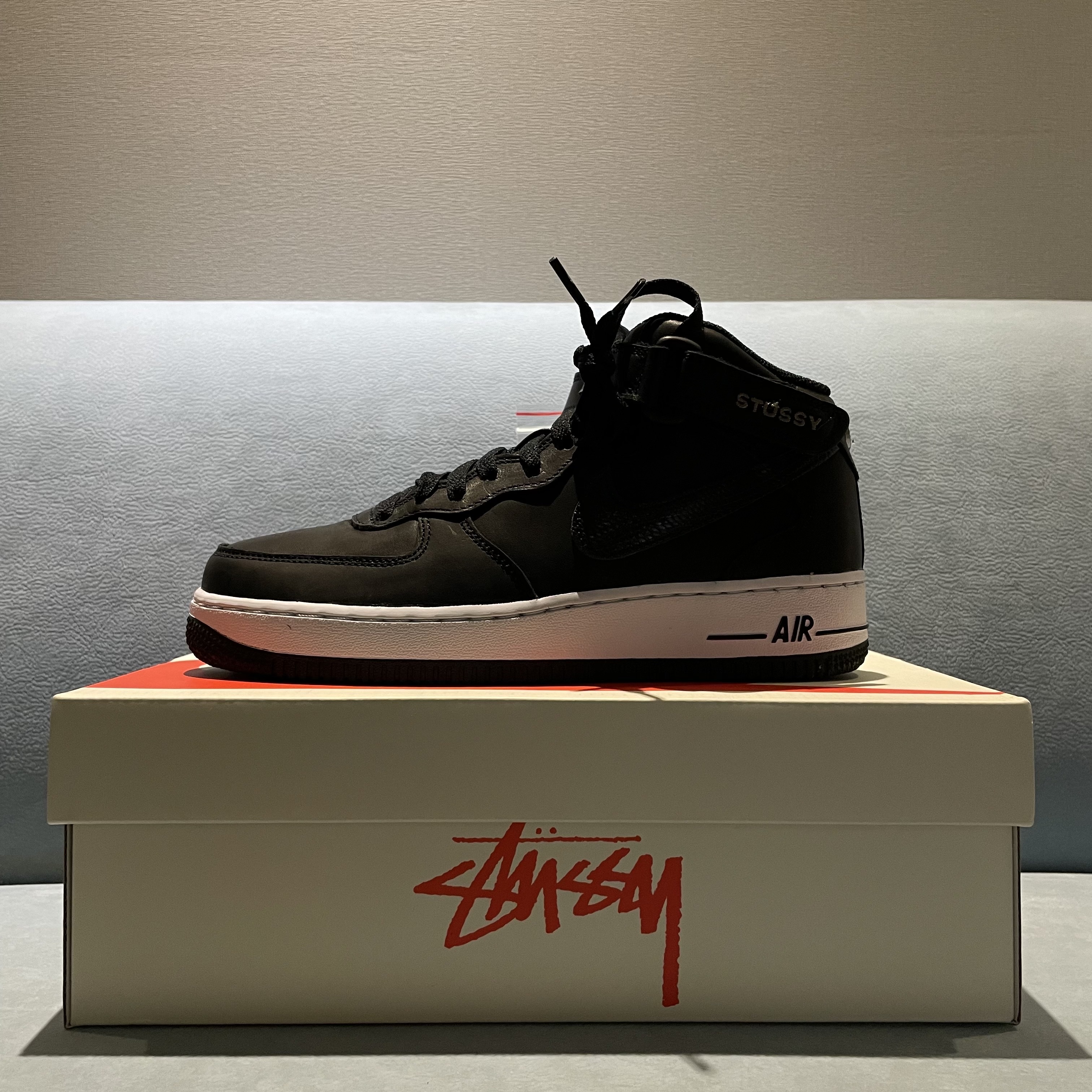 Nike x Stussy Air Force 1 '07 Mid SP Black 착용 스타일