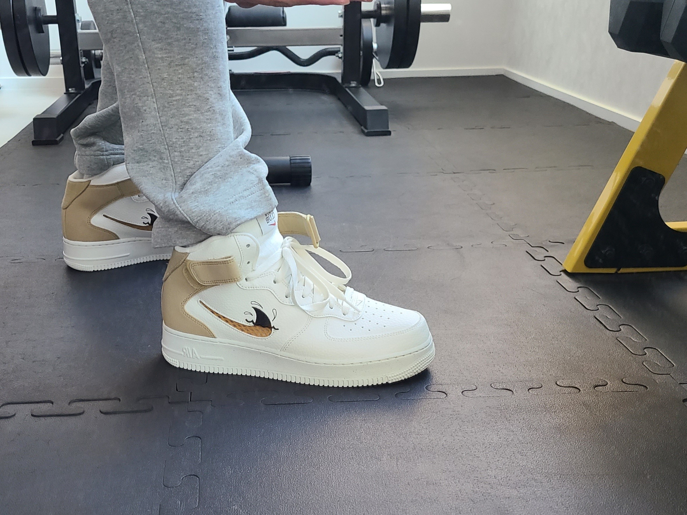 Nike Air Force 1 Mid '07 LV8 Next Nature Sun Club 착용 스타일
