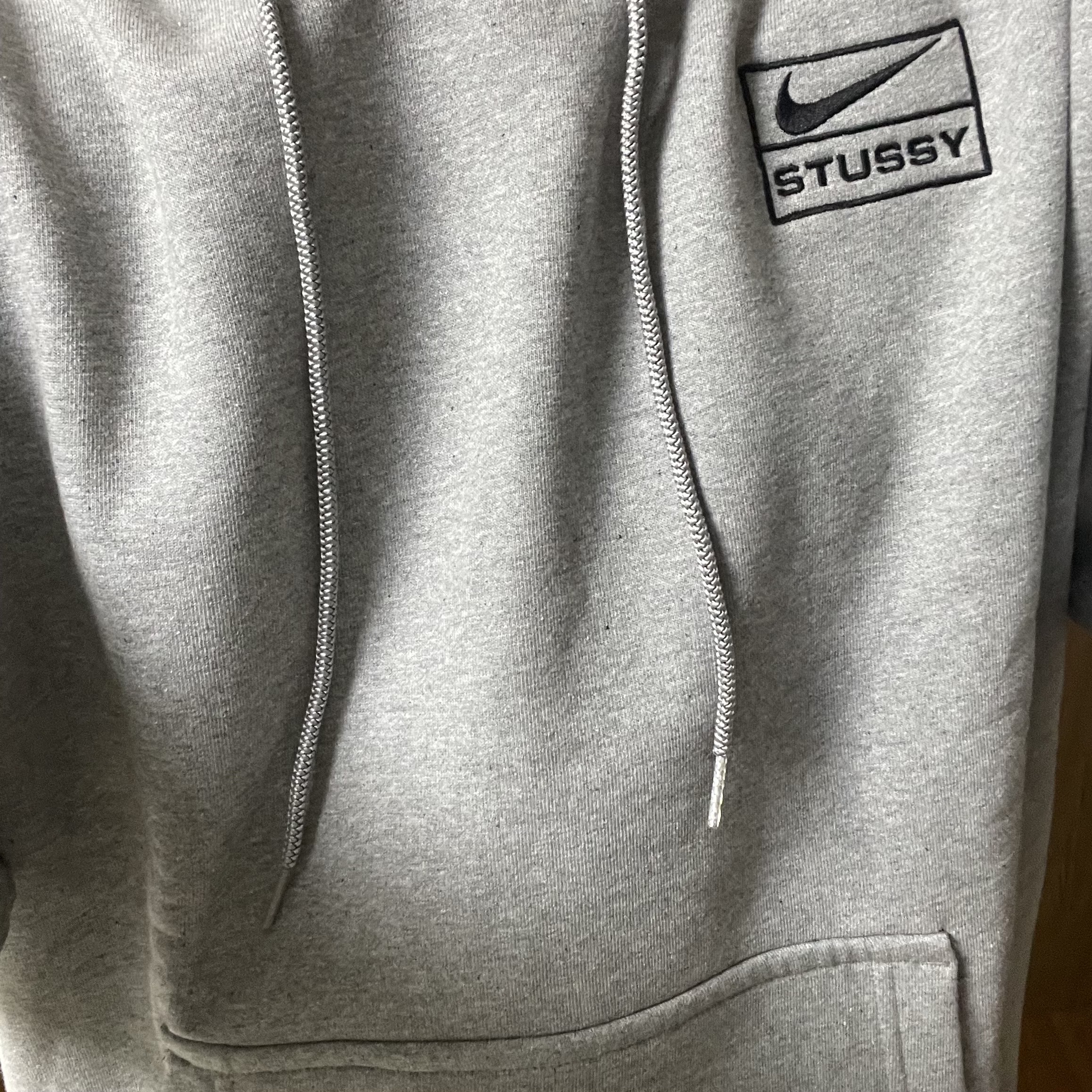 Nike x Stussy NRG RA Pullover Hoodie Dark Grey Heather (DJ9489-063) 착용 스타일