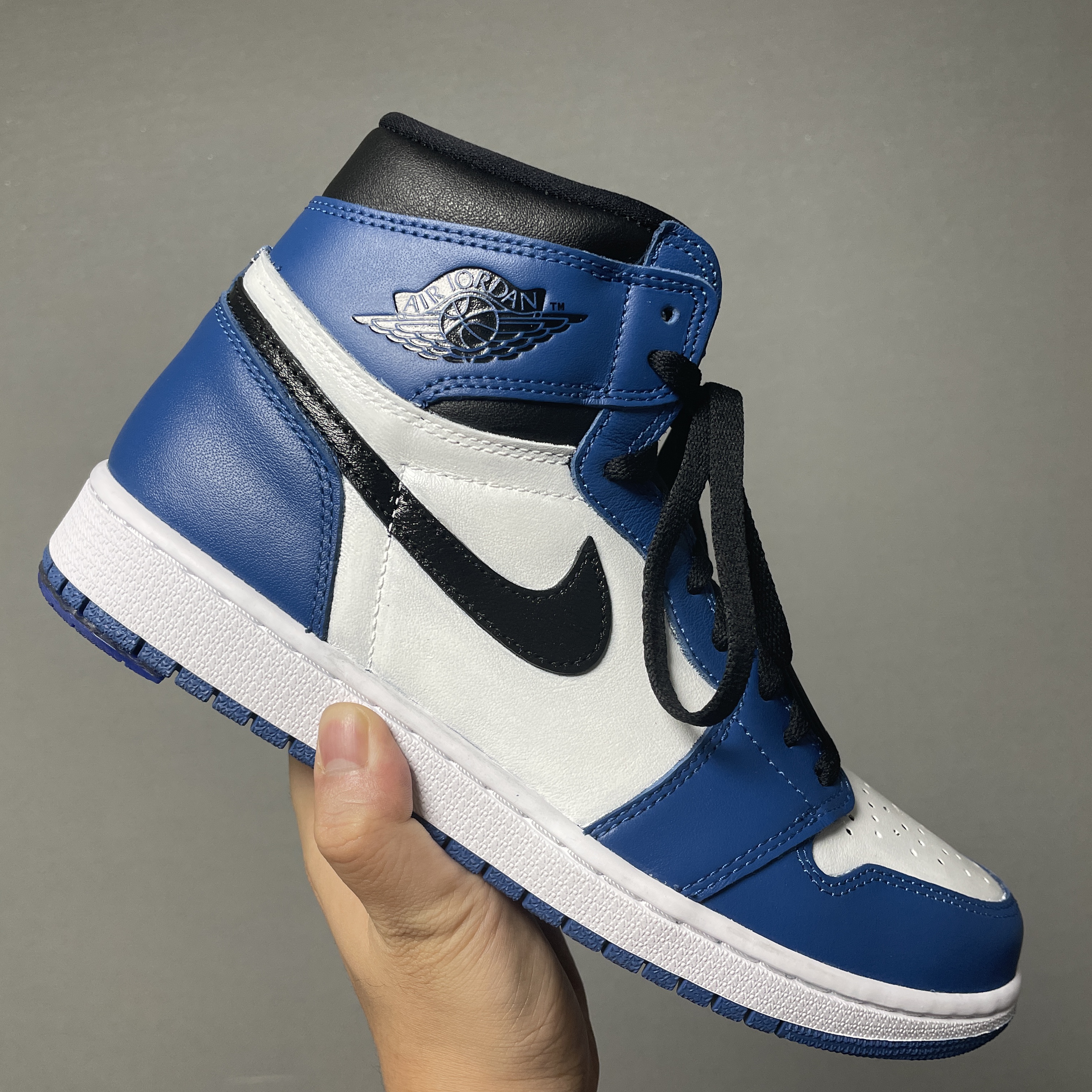 Jordan 1 Retro High OG Dark Marina Blue 착용 스타일