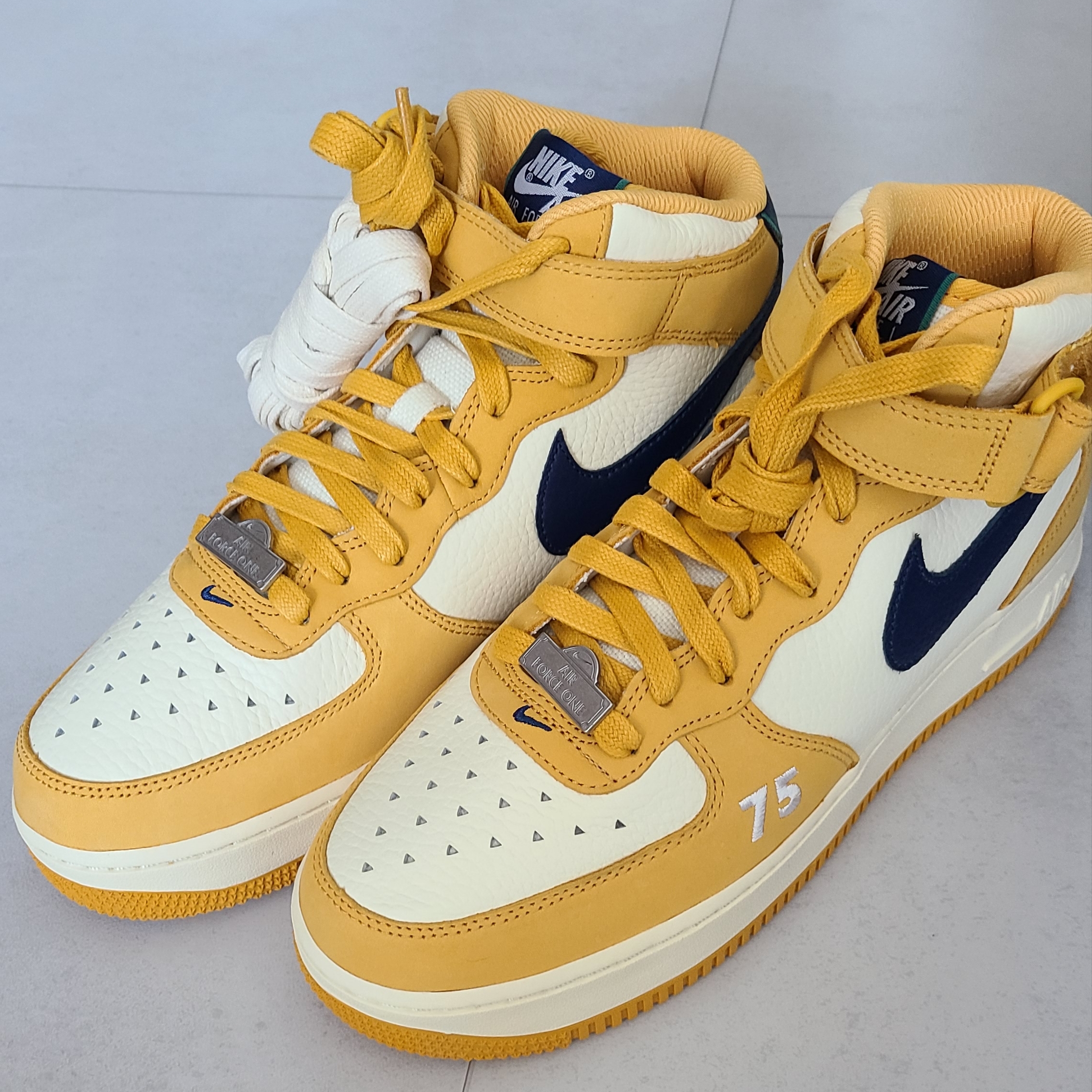 Nike Air Force 1 Mid Paris 착용 스타일