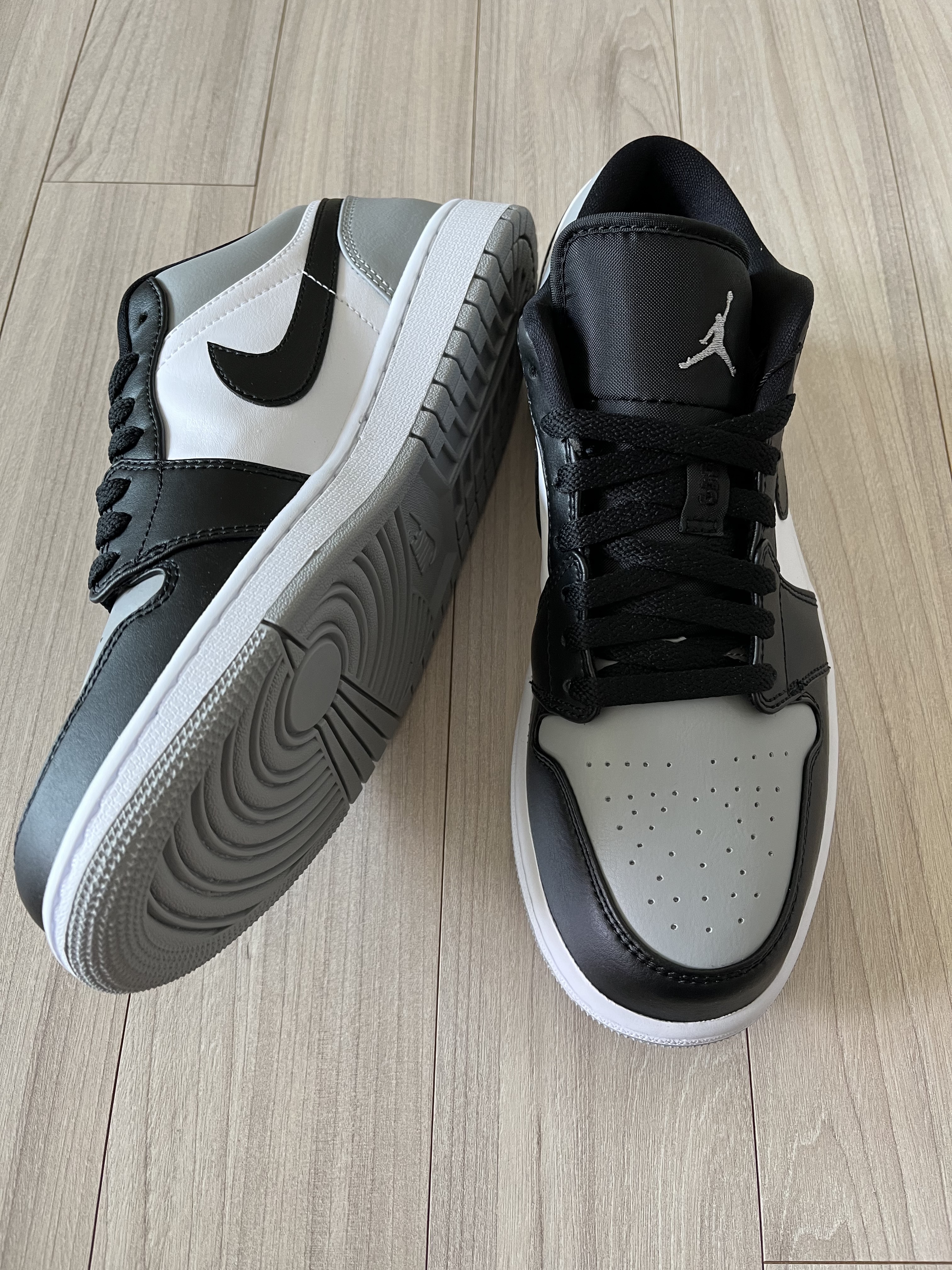 Jordan 1 Low Light Smoke Grey Black 착용 스타일 - 2