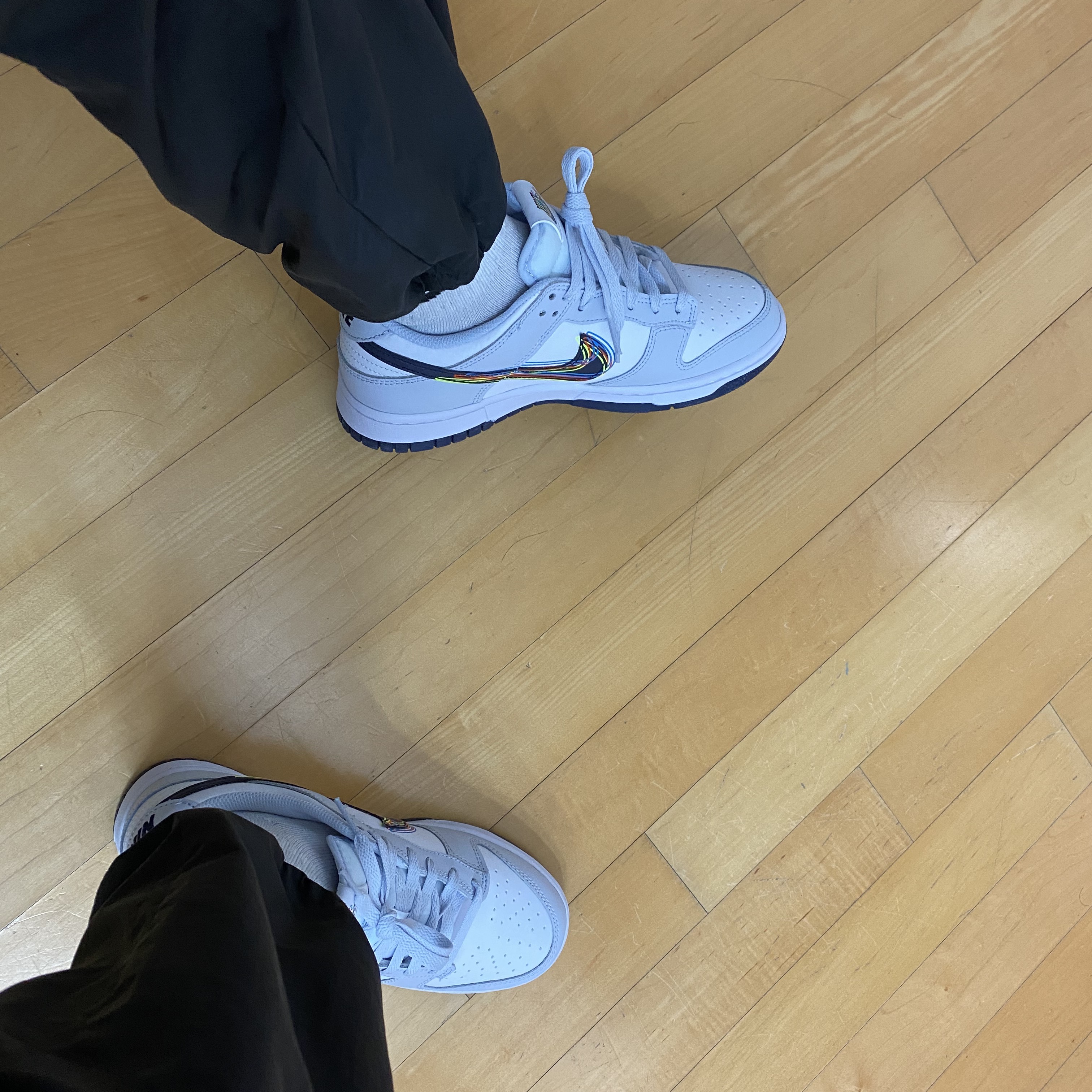 Nike Dunk Low 3D Swoosh White Grey, Nike Dunk Low Retro Wolf Grey 착용 스타일 - 4