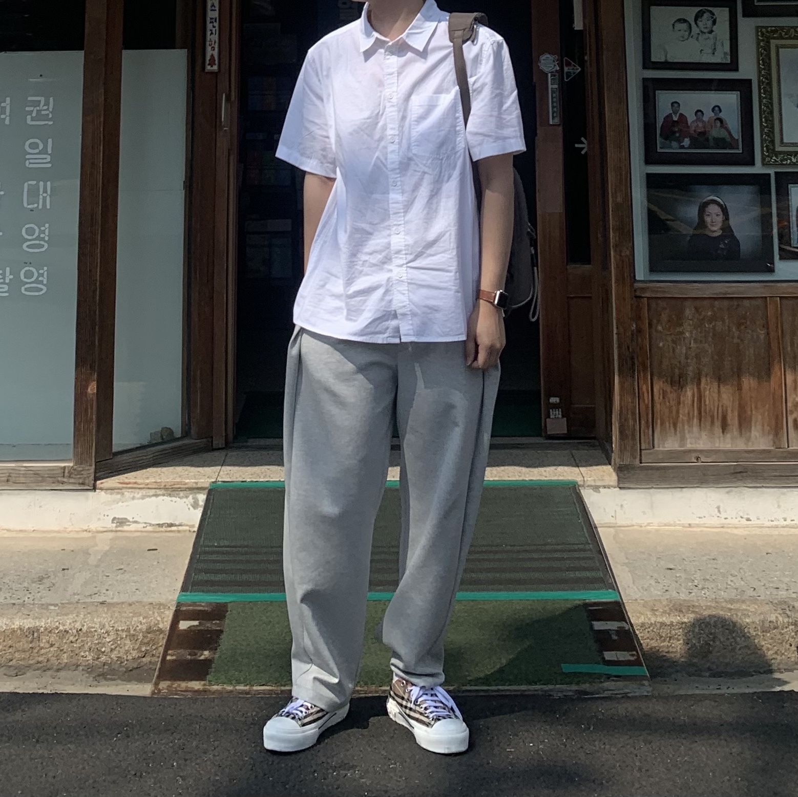 Burberry Vintage Check Cotton Sneakers Archive Beige 착용 스타일