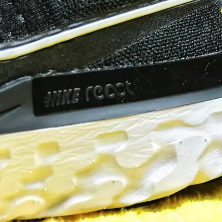Nike React Infinity Run Flyknit 2 Black White 착용 스타일 - 3