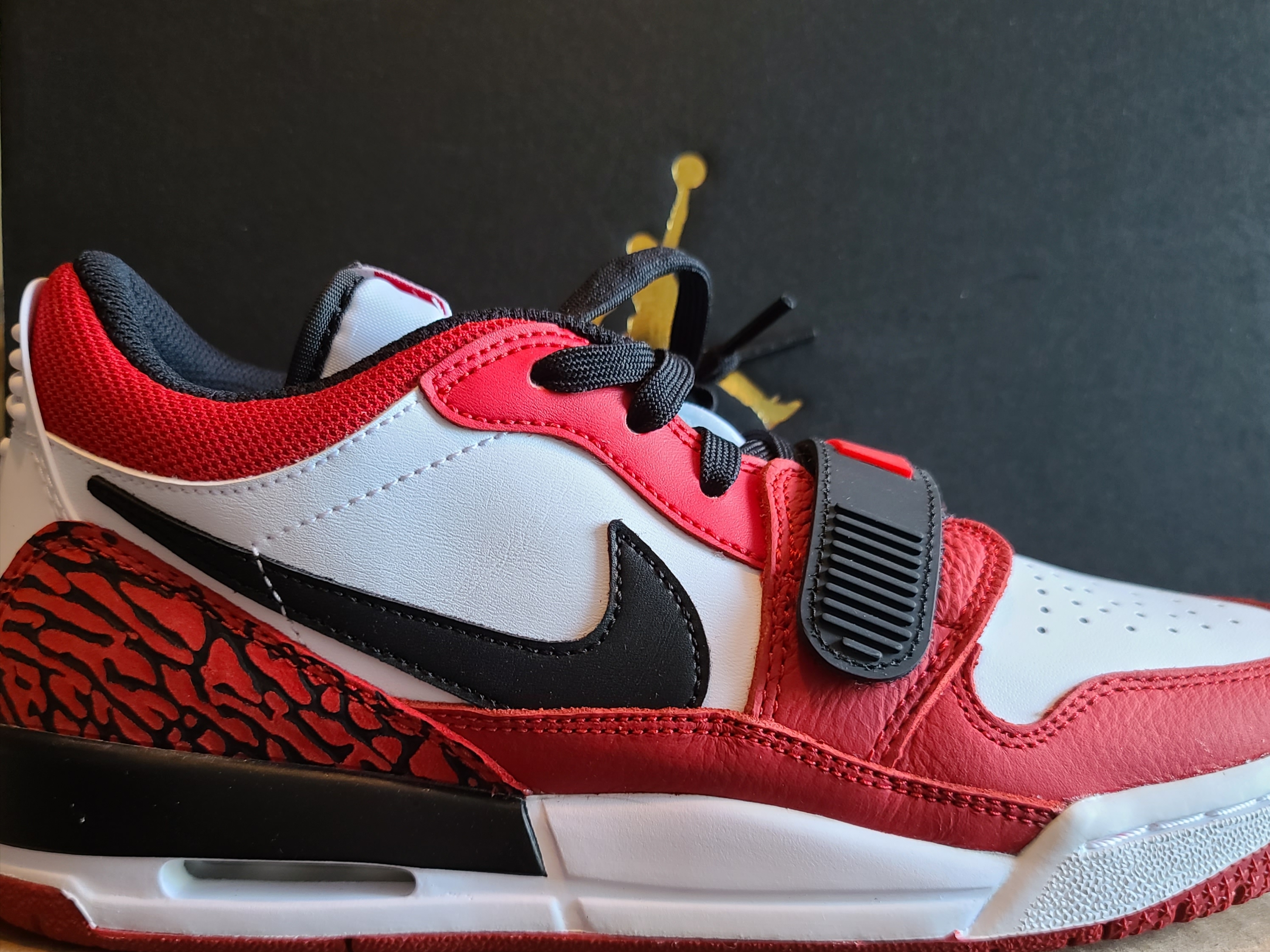 (GS) Jordan Legacy 312 Low White Gym Red 착용 스타일 - 2