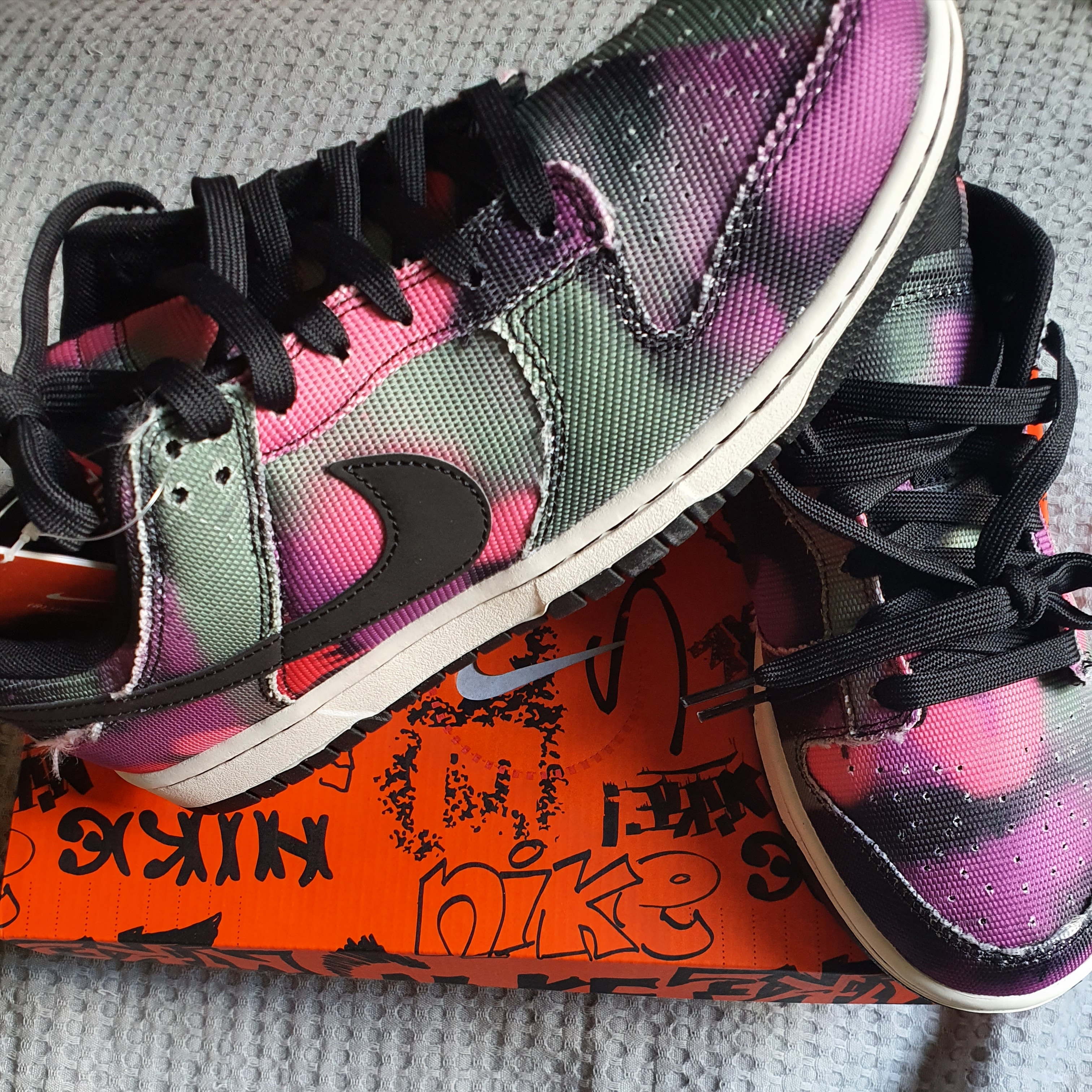 Nike Dunk Low Retro PRM Graffiti 착용 스타일 - 2