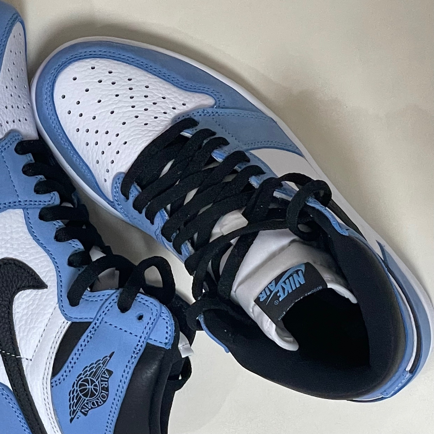 Jordan 1 Retro High OG University Blue, (GS) Jordan 1 Retro High OG University Blue 착용 스타일 - 4