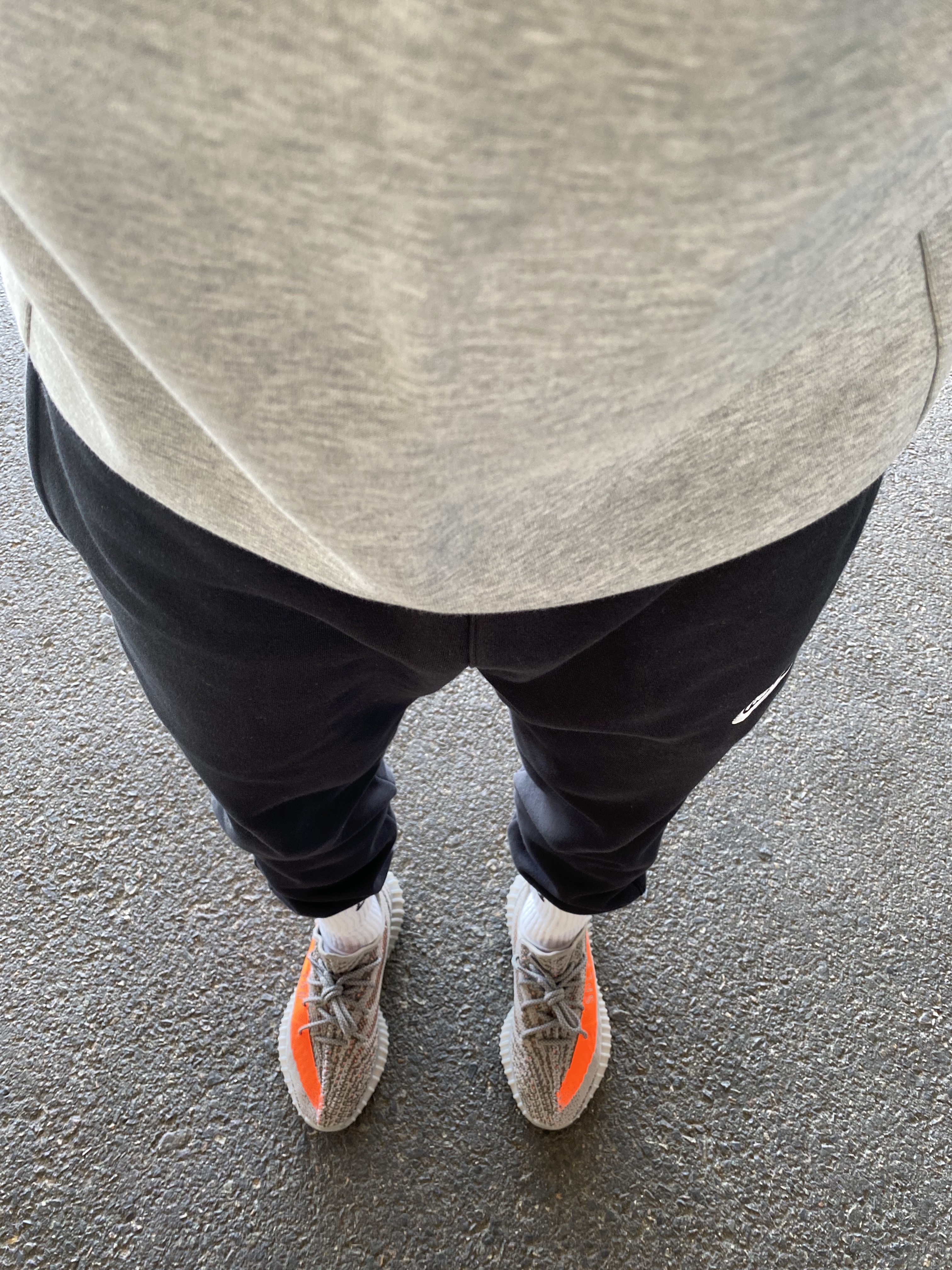 Adidas Yeezy Boost 350 V2 Beluga - Reflective 착용 스타일