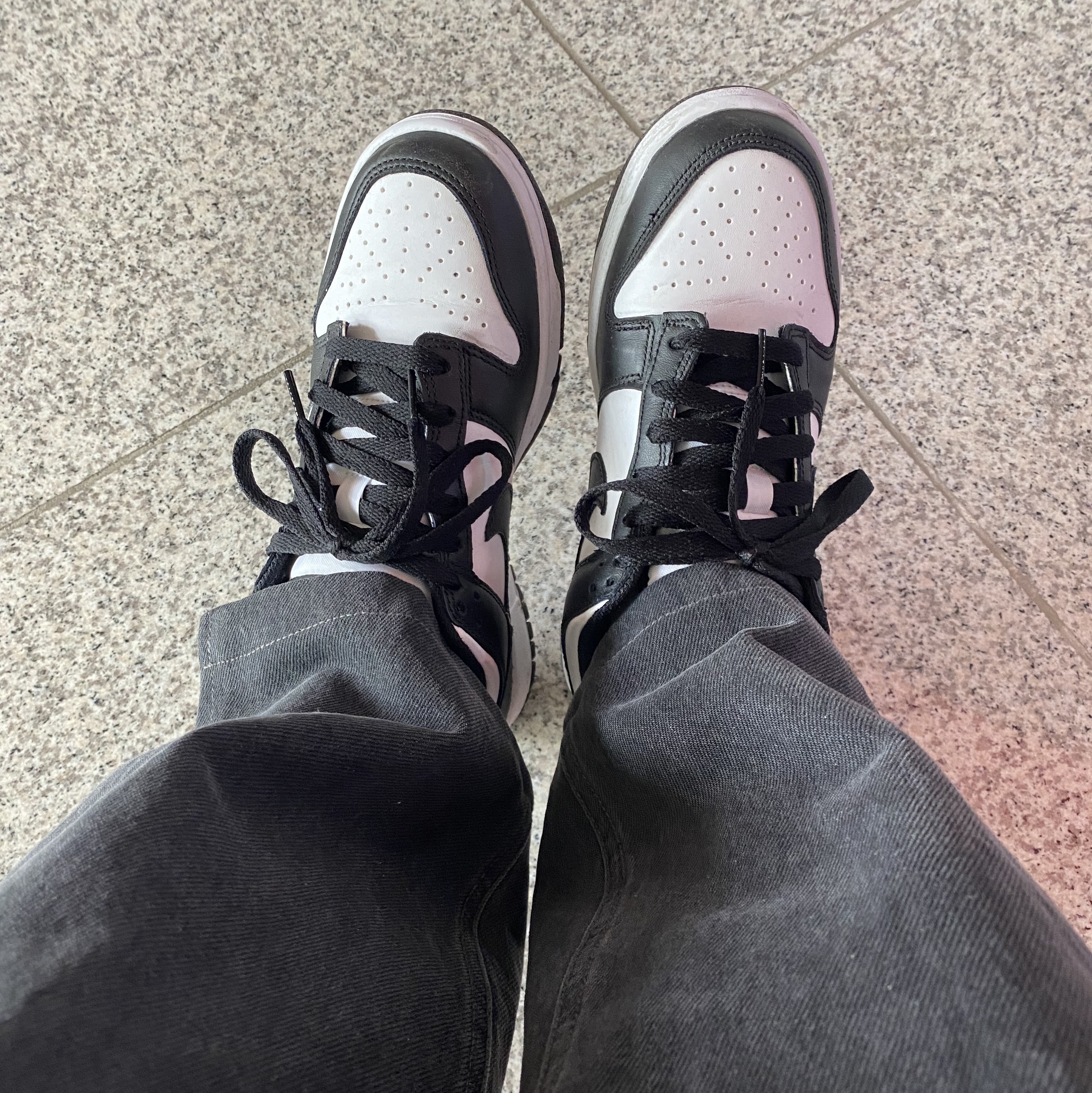 (GS) Nike Dunk Low Black 착용 스타일