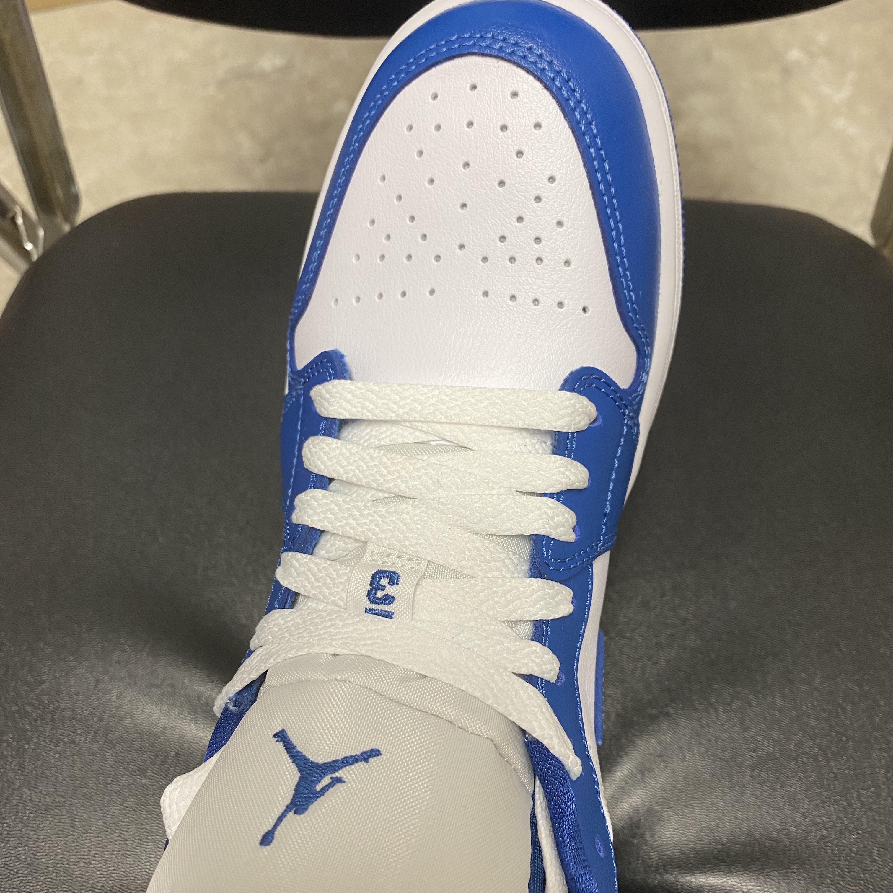 (W) Jordan 1 Low White Dark Marina Blue 착용 스타일 - 2