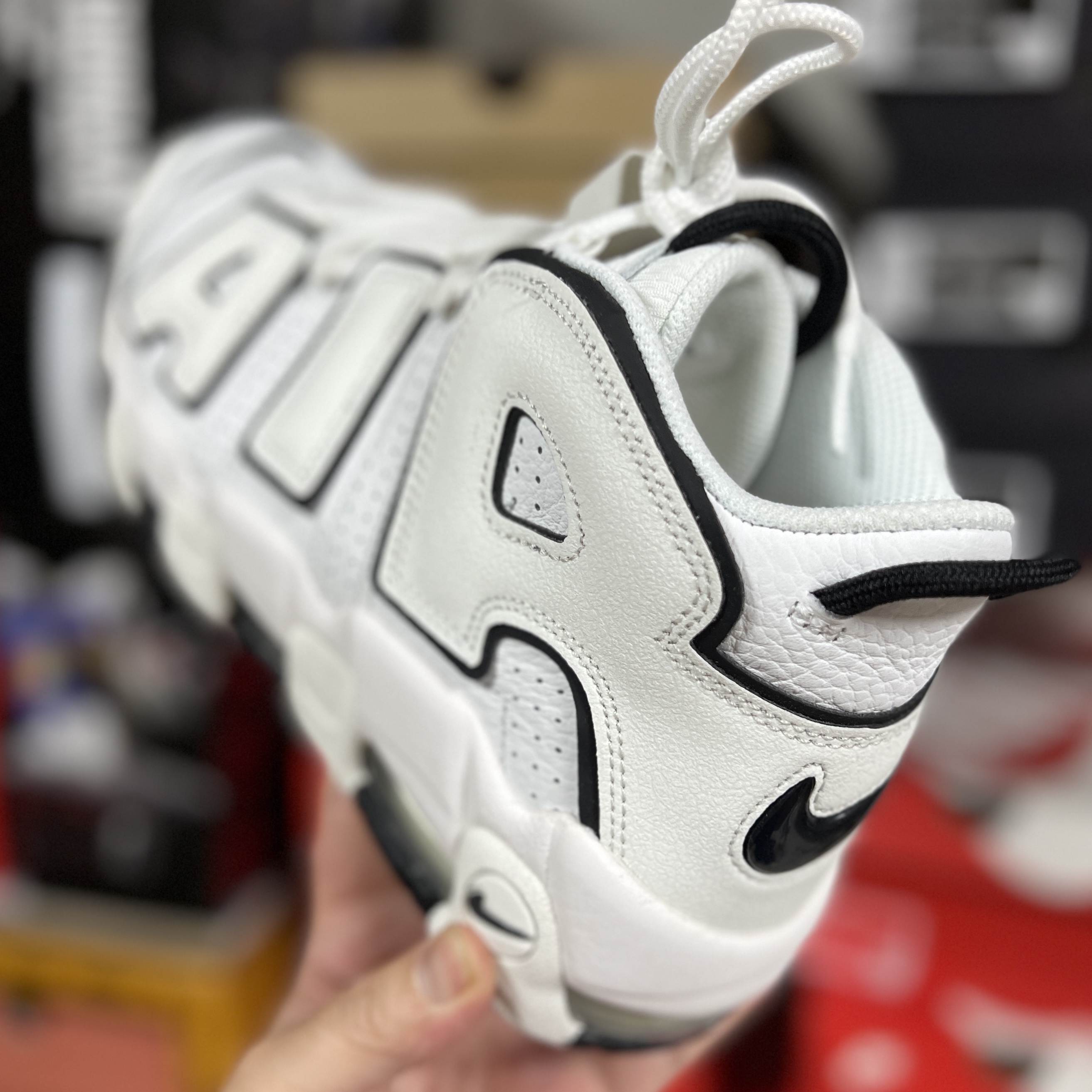(W) Nike Air More Uptempo Summit White 착용 스타일 - 2