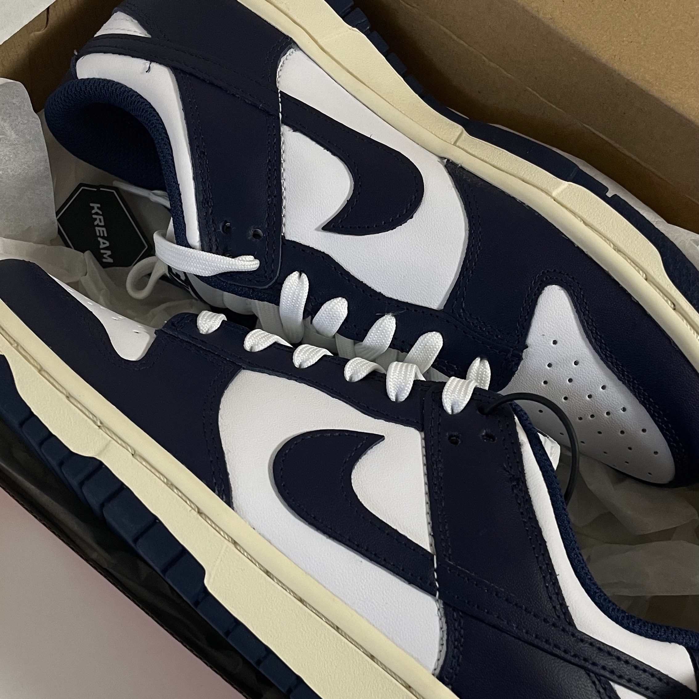 (W) Nike Dunk Low Vintage Midnight Navy 착용 스타일