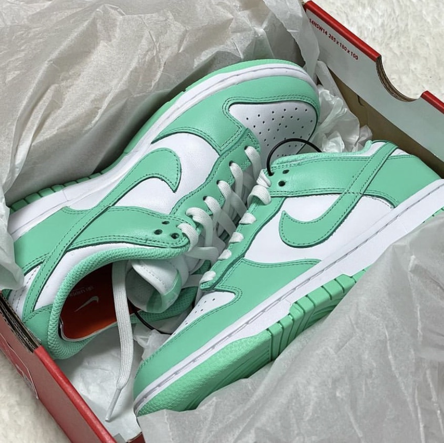 (W) Nike Dunk Low Green Glow 착용 스타일