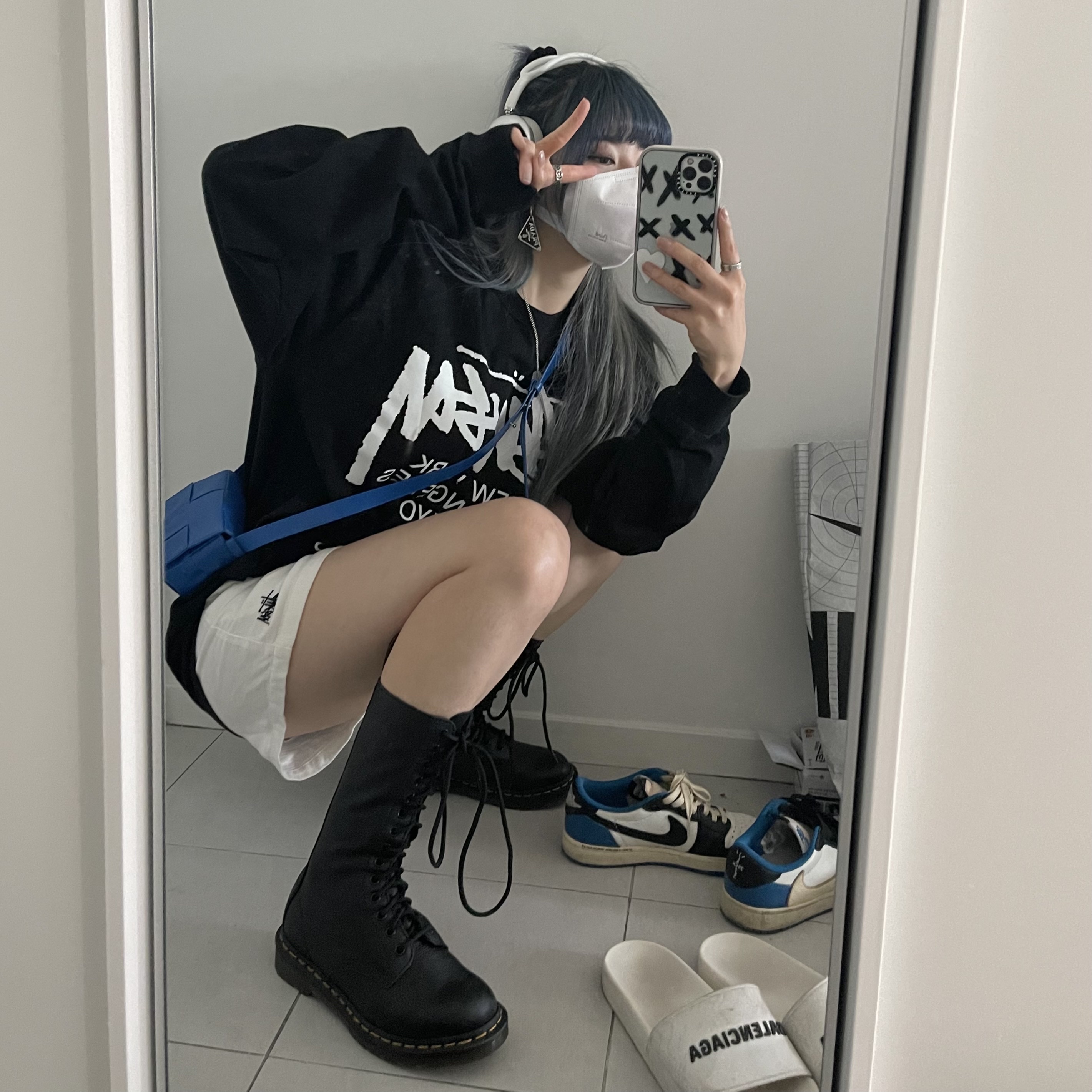 Stussy World Tour LS T-Shirt Black, Apple AirPods Max Lightning Silver (Korean Ver.) 착용 스타일 - 1